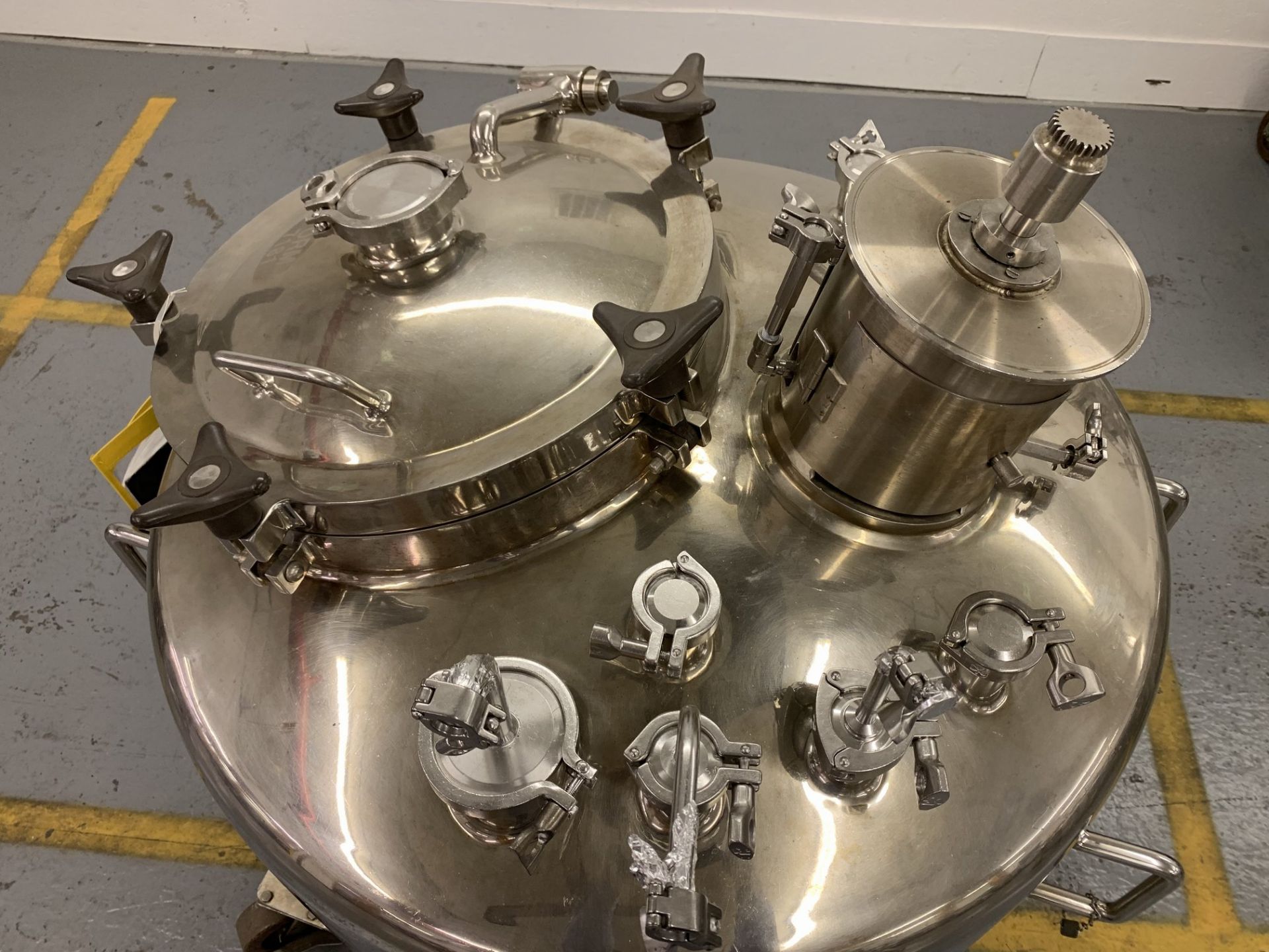 Lot # 77 - Lee Industries Vacuum Kettle, Stainless Steel, 500 Liter, Propellor agitator without - Image 2 of 3