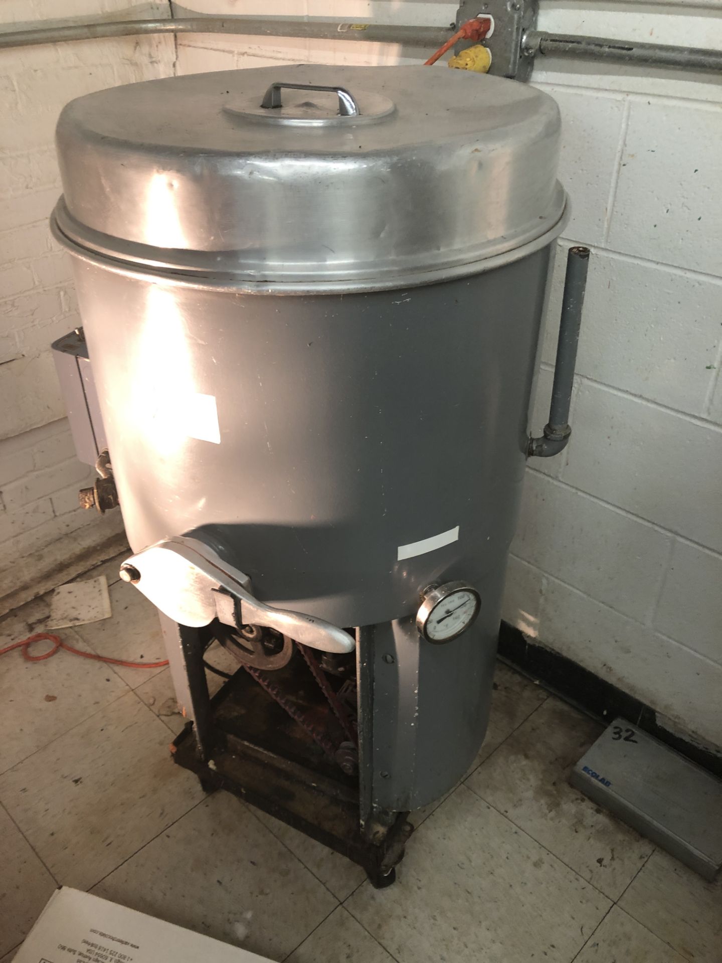 Smith 250-lb Carbon Steel Chocolate Melter with agitated and jacketed tank with electric heater with