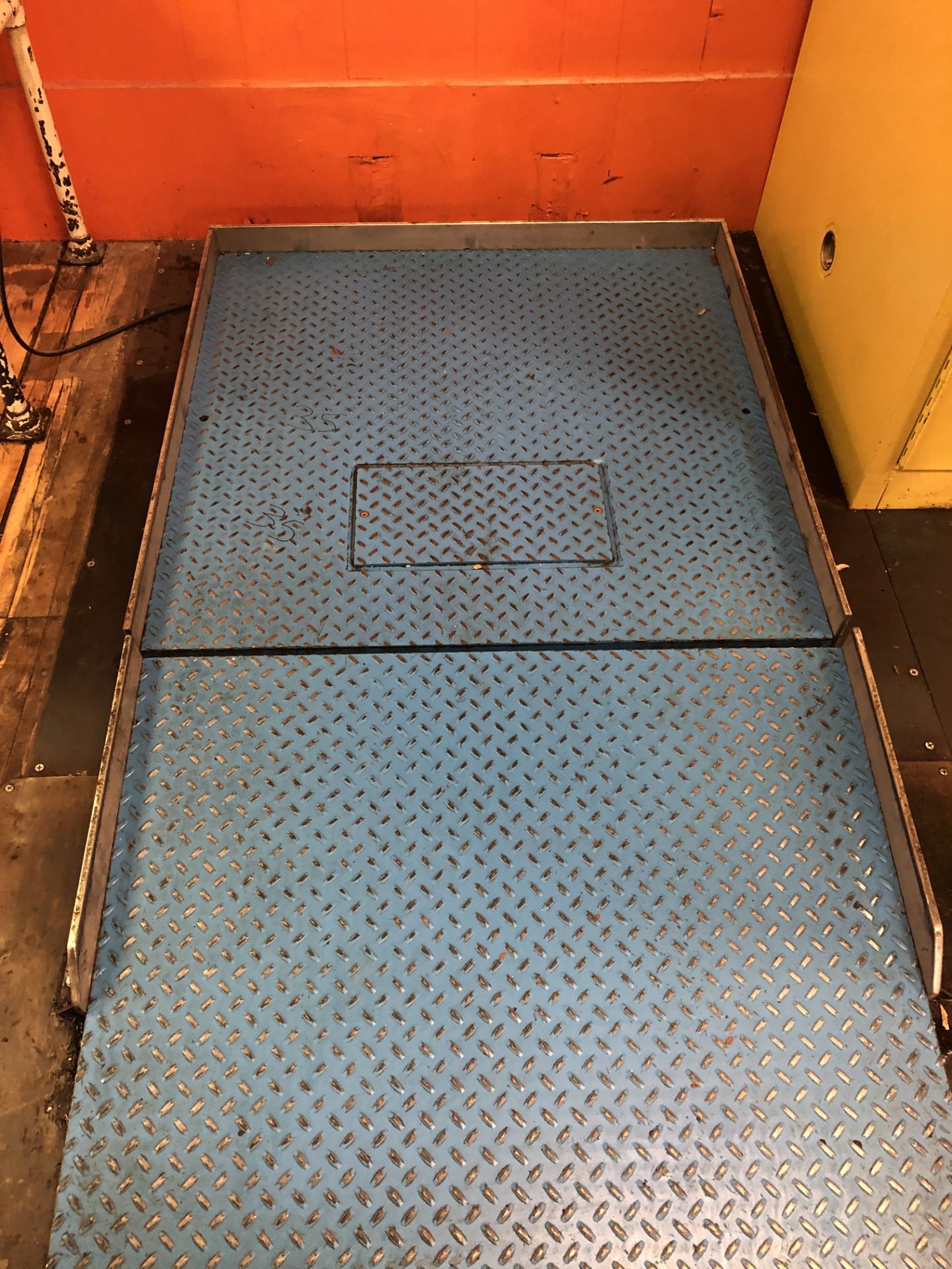 Avery Weightronix Platform Scale with ramp, 36" x 36" platform - Image 3 of 3