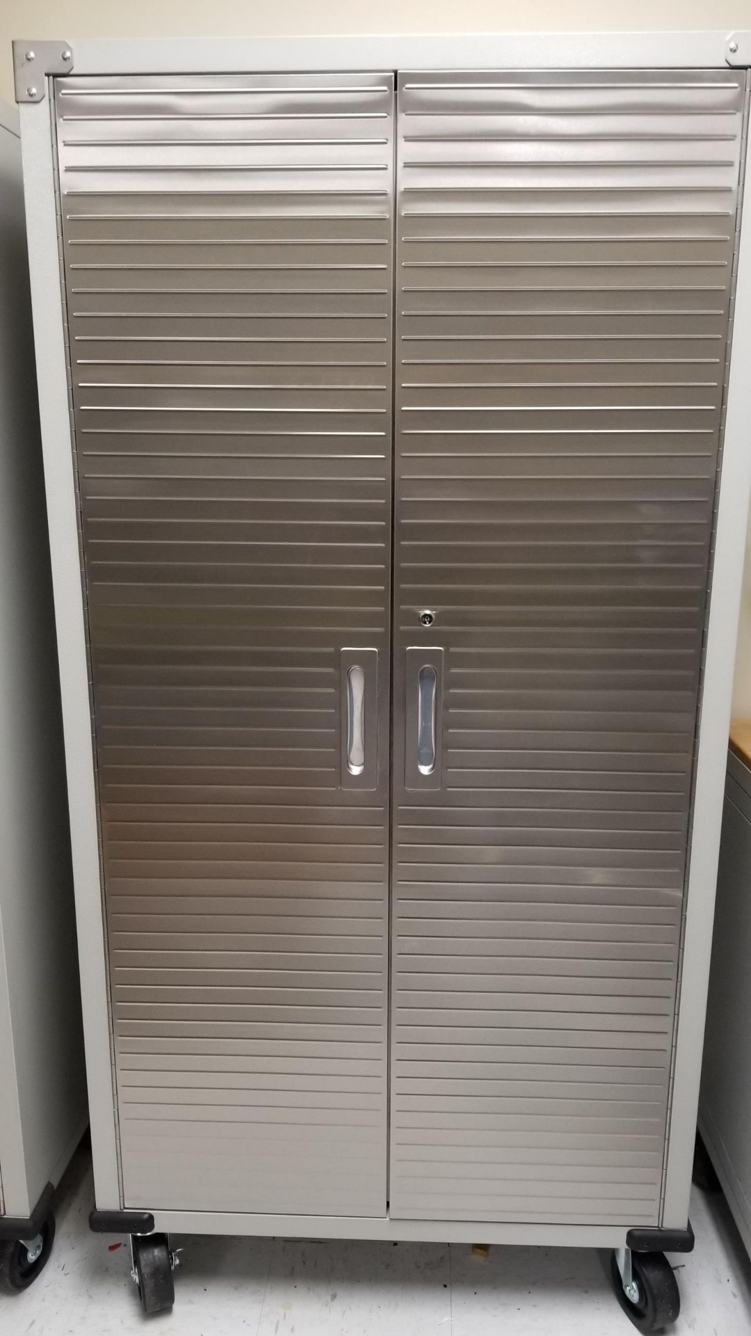 Metal cabinet