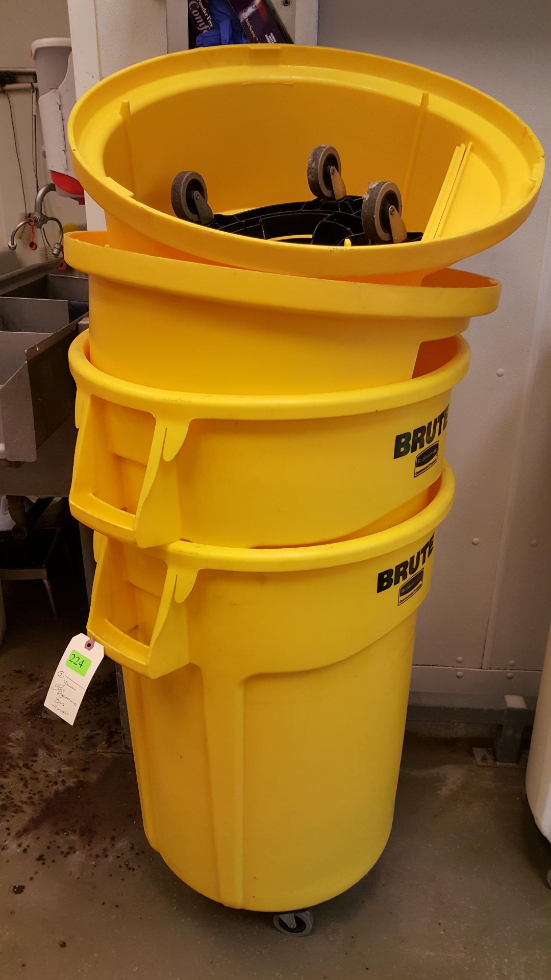 YELLOW BRUTE RUBBERMAID BINS W/ WHEELS