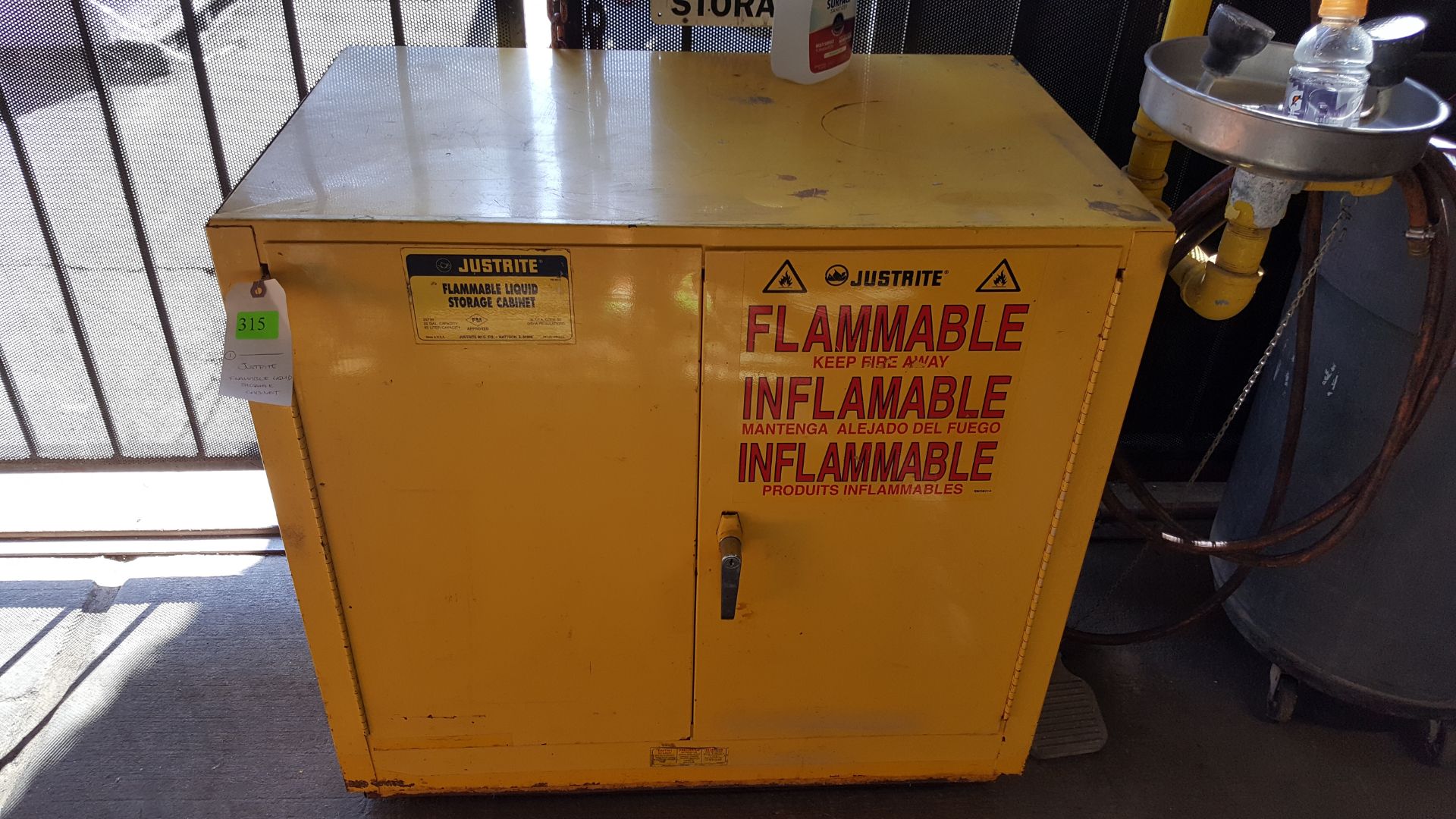 JUSTRITE FLAMMABLE LIQUID STORAGE CABINET