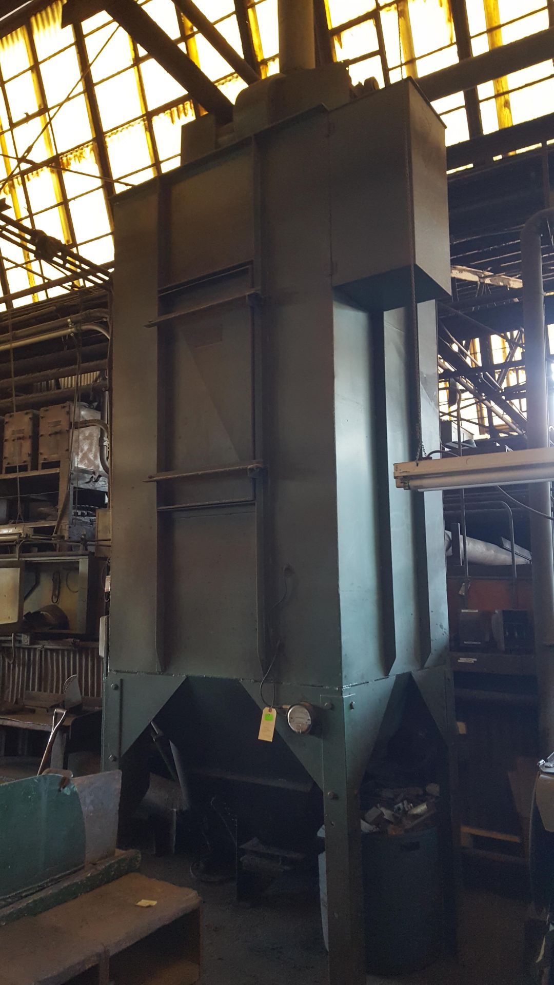 HMM HOPPER DUST COLLECTOR - Image 2 of 2