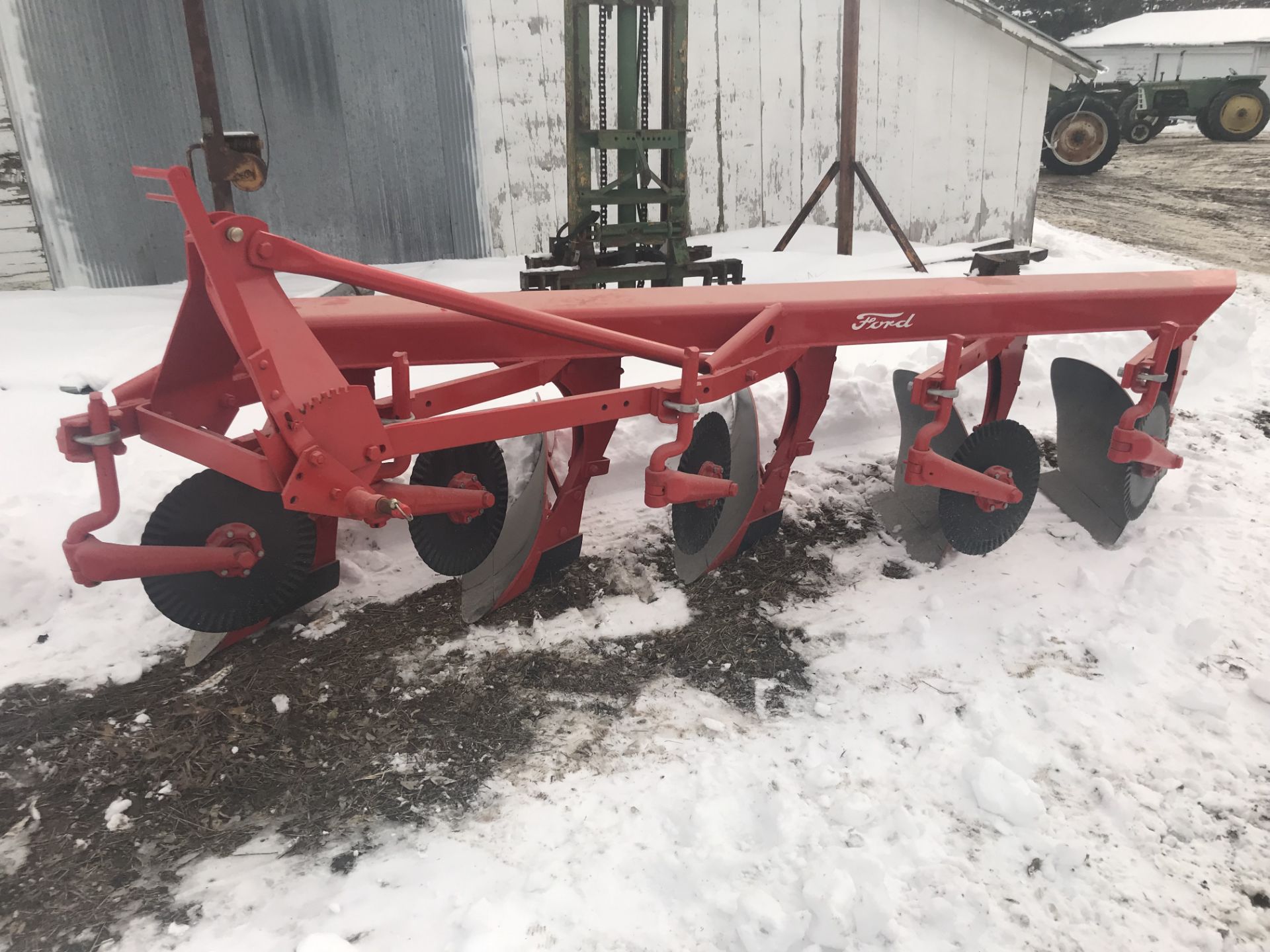 Ford S#I485 5 Bottom 3pt Mounted Plow (restored) - Image 3 of 5