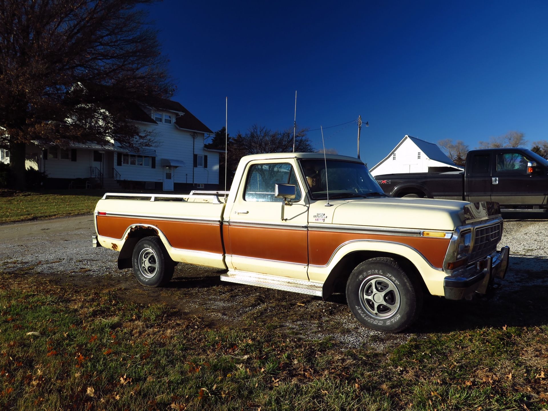 1978 Ford Lariat F-150 2wd, 400 V-8, C7Auto, Posi, AC, Air Comp, LP/Gas (one owner)