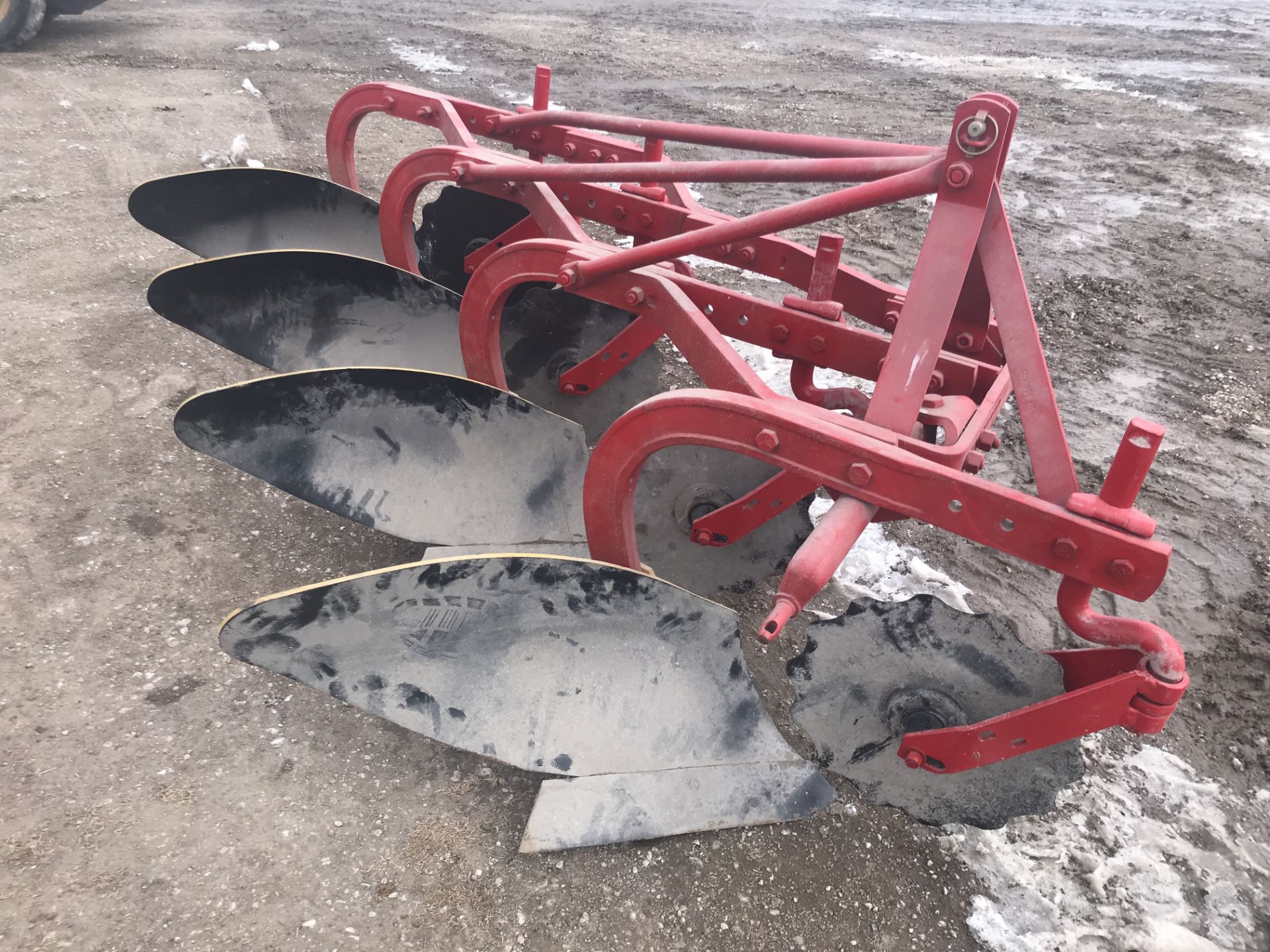 Massey-Ferguson Mdl.72 S#009089, 3pt 4 Bott. Semi Mount Plow (repainted) - Image 3 of 5