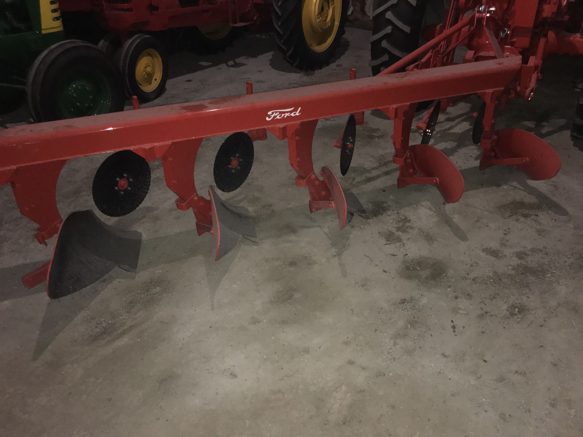 Ford S#I485 5 Bottom 3pt Mounted Plow (restored) - Image 2 of 5