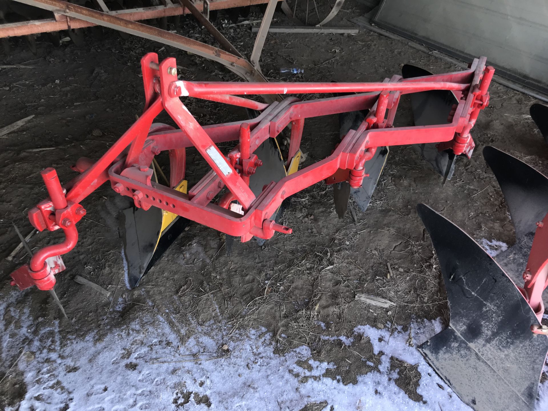 Massey-Ferguson Mdl.72 S#009089, 3pt 4 Bott. Semi Mount Plow (repainted)