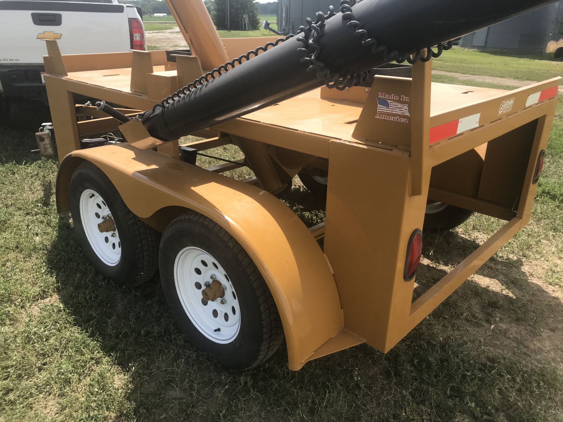 2012 Strobel Mdl.2 Box Seed Tender S#2B122041, Hyd. Fold Auger, Honda GX160 Elec. Start (1 owner). - Image 6 of 10