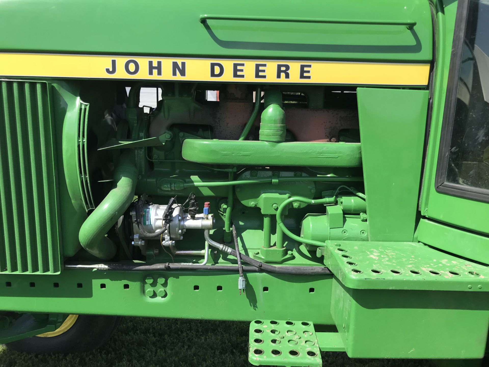 JD 4430 S#47947, Quad Range, 2 Remotes, Frt. Wts, Good 18.4Rx38 w/Duals, QH, 6742hrs (repainted, 2nd - Image 4 of 12