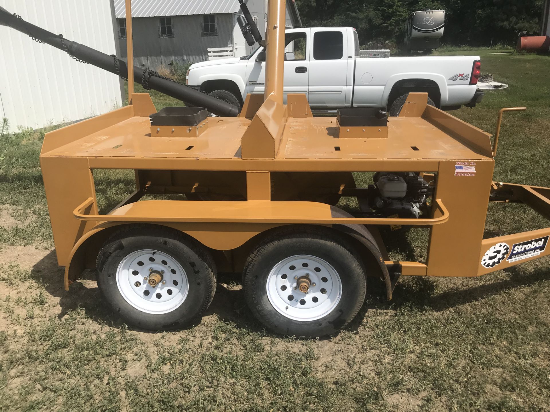 2012 Strobel Mdl.2 Box Seed Tender S#2B122041, Hyd. Fold Auger, Honda GX160 Elec. Start (1 owner). - Image 3 of 10