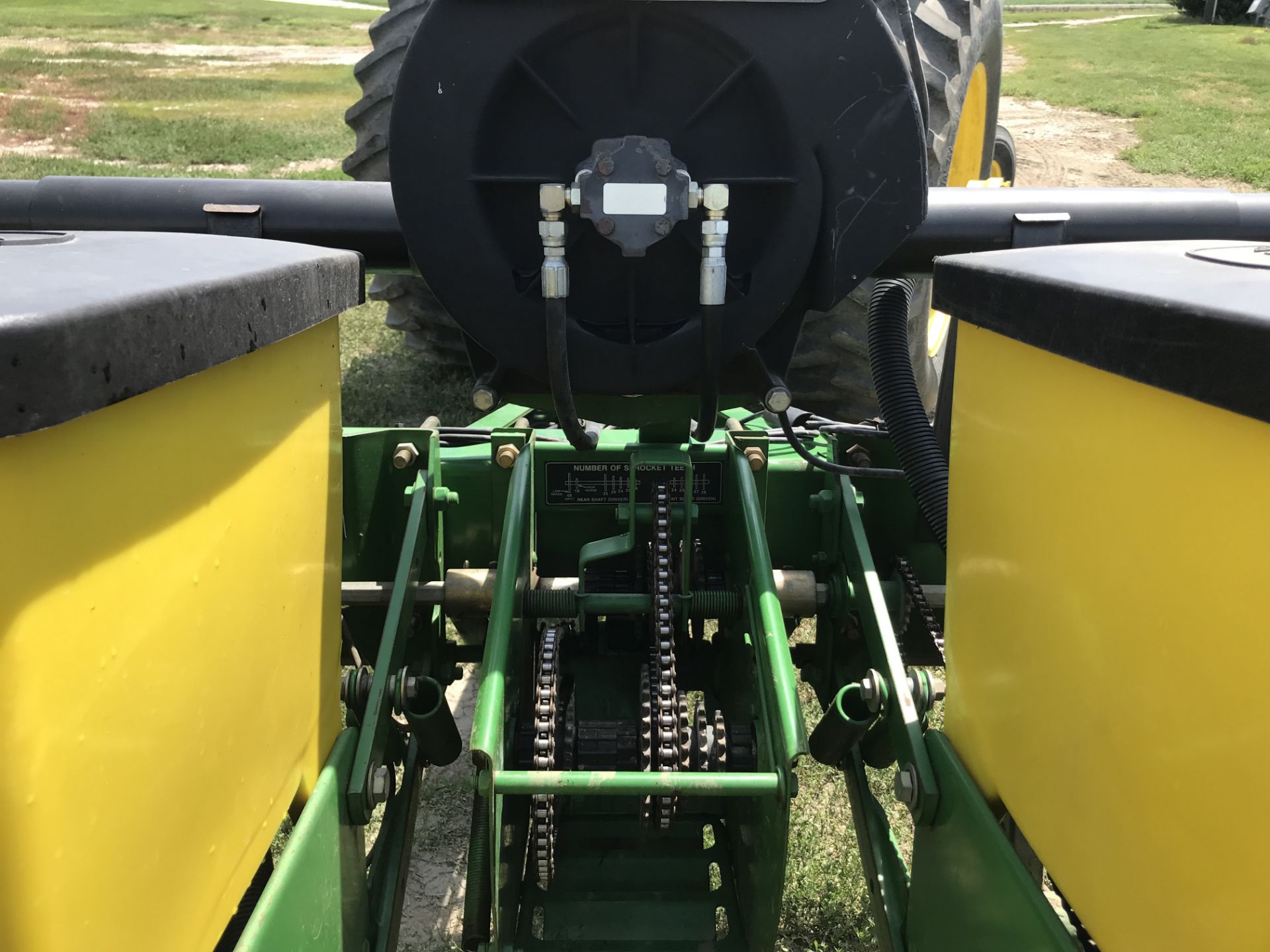 JD 7200 6RN MaxEmerge 2 PT Planter S#660988, Marlin Row Cleaners w/Monitor (good); - Image 6 of 11