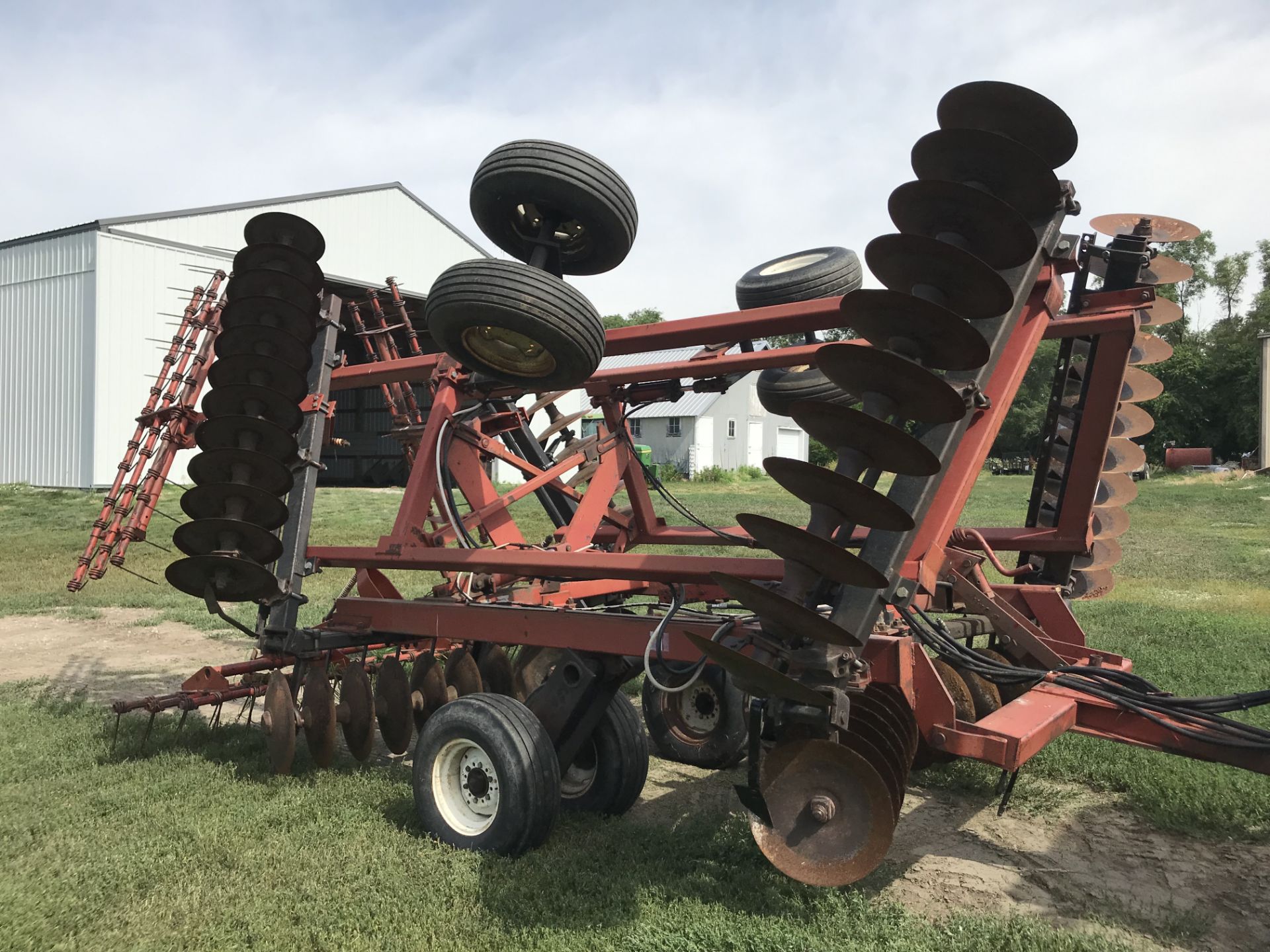 I-H 496 20' Disk w/3 Bar Harrow, 7" Spacing, 19" Blades S#52168; - Image 9 of 10