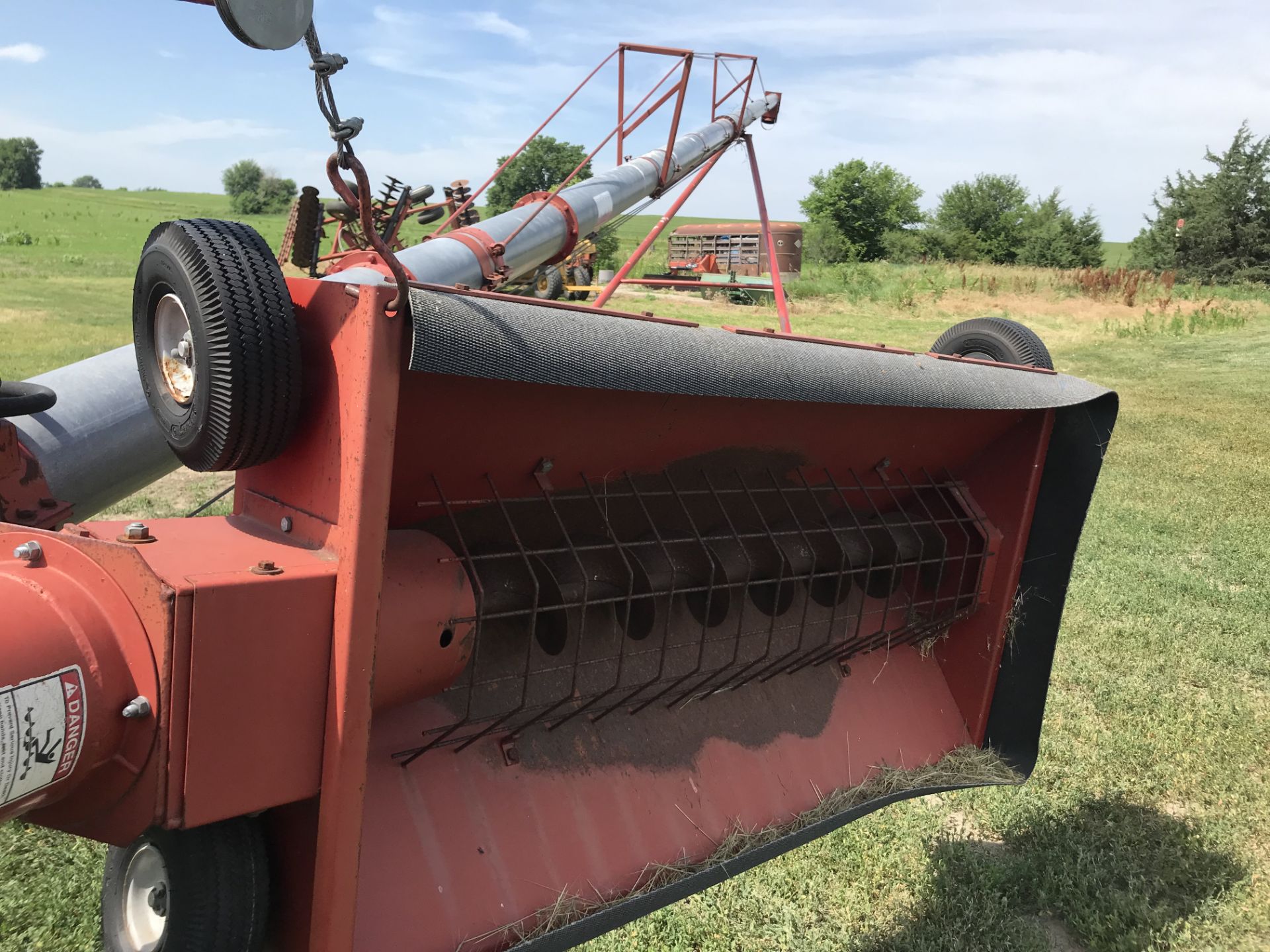 Peck Mdl.803 S#11922, 8"x66' PTO, Hyd Swing Hopper & Lift - Image 2 of 3