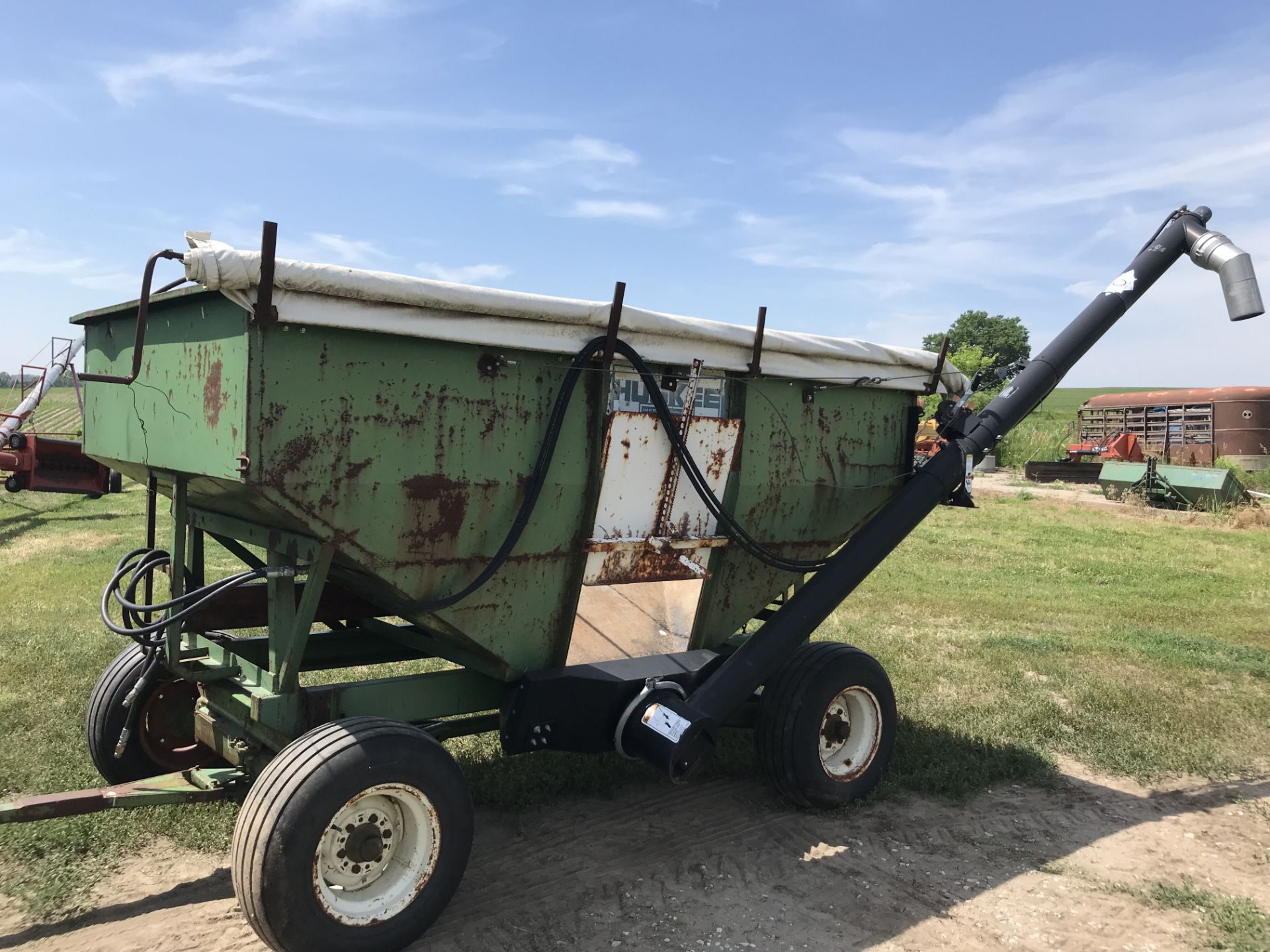 Huskee Mdl.165 Gravity Wagon w/Unverferth Hyd. Bean Auger