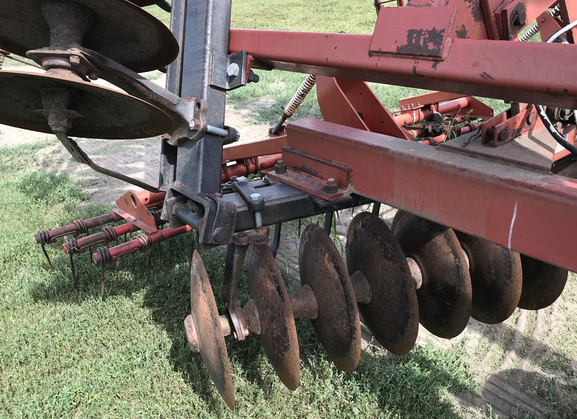 I-H 496 20' Disk w/3 Bar Harrow, 7" Spacing, 19" Blades S#52168; - Image 6 of 10