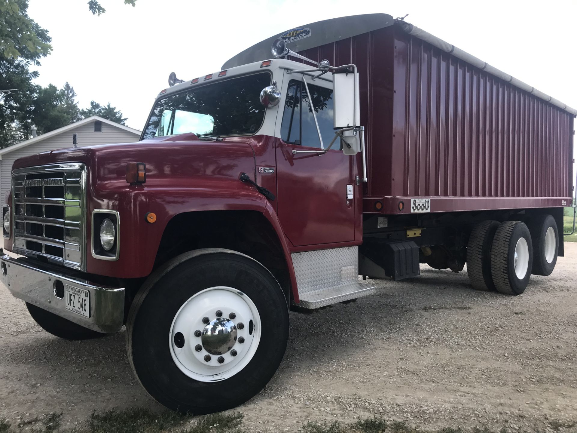 1981 International 1800 Diesel DT466, 5spd Auto, Scotts 20' Steel Box w/Twin Cylinder 3 Stage Hoist, - Image 6 of 23