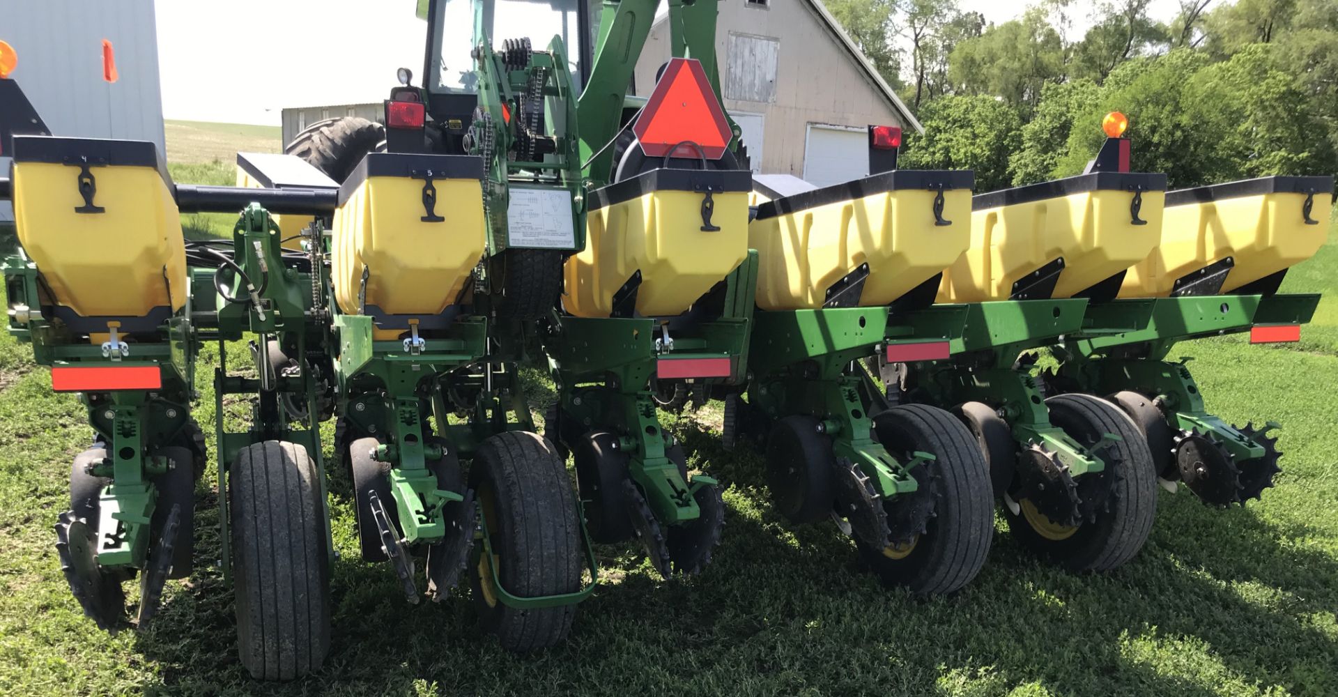 2012 JD 1760 MaxEmerge XP 12RN, VAC, Wing Fold, S#45110, 3 Bushel Boxes, Yetter No Till Openers, - Image 2 of 13