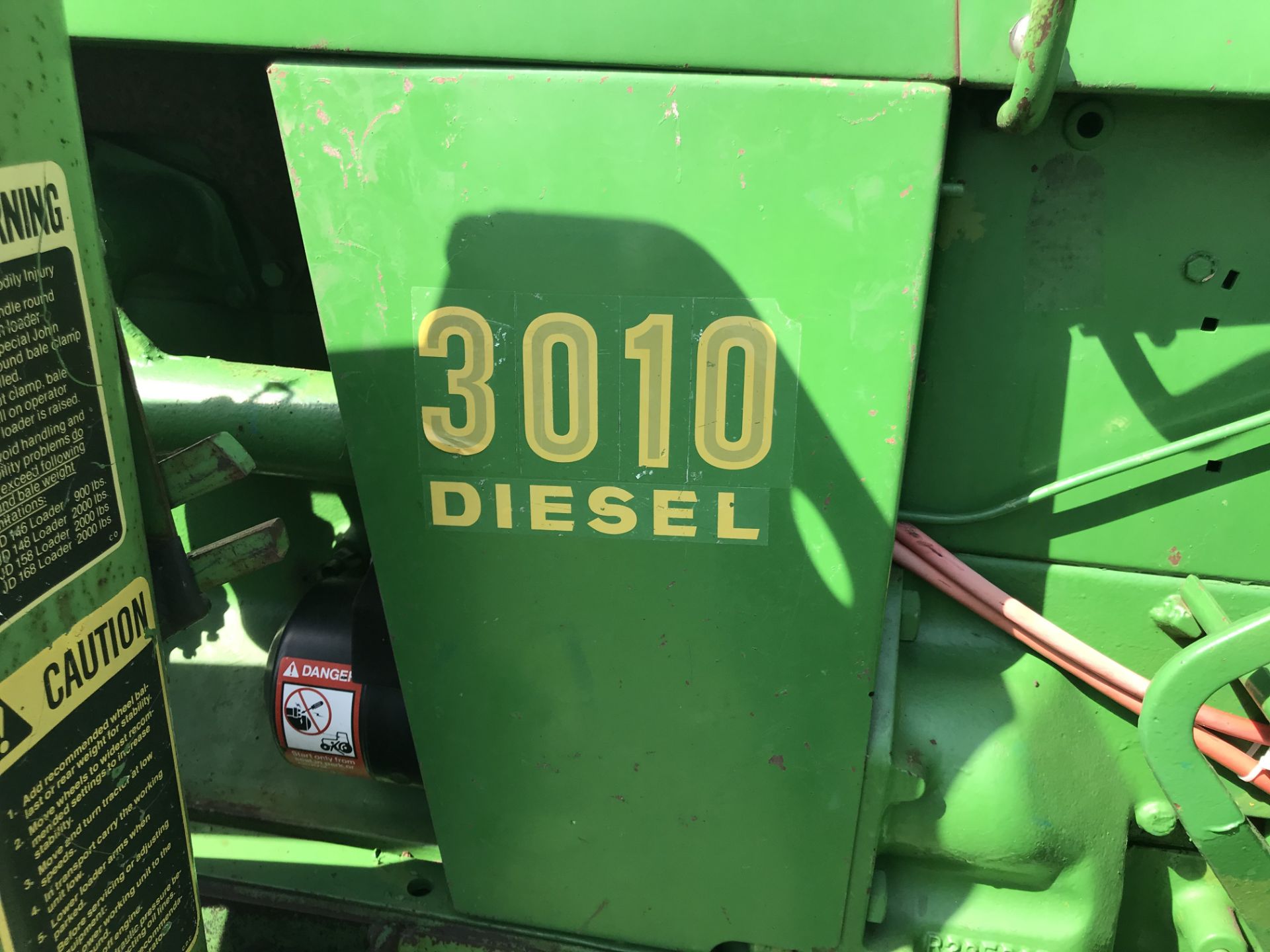 JD 3010 Diesel S#8945, WF, 1 Remote, ROPS, New 13.6x38 Tach shows 4550hrs, (loader sold separately) - Image 6 of 10