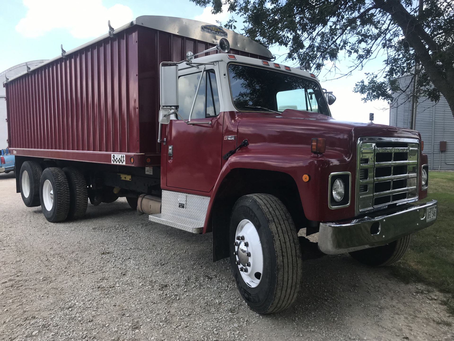 1981 International 1800 Diesel DT466, 5spd Auto, Scotts 20' Steel Box w/Twin Cylinder 3 Stage Hoist, - Image 4 of 23