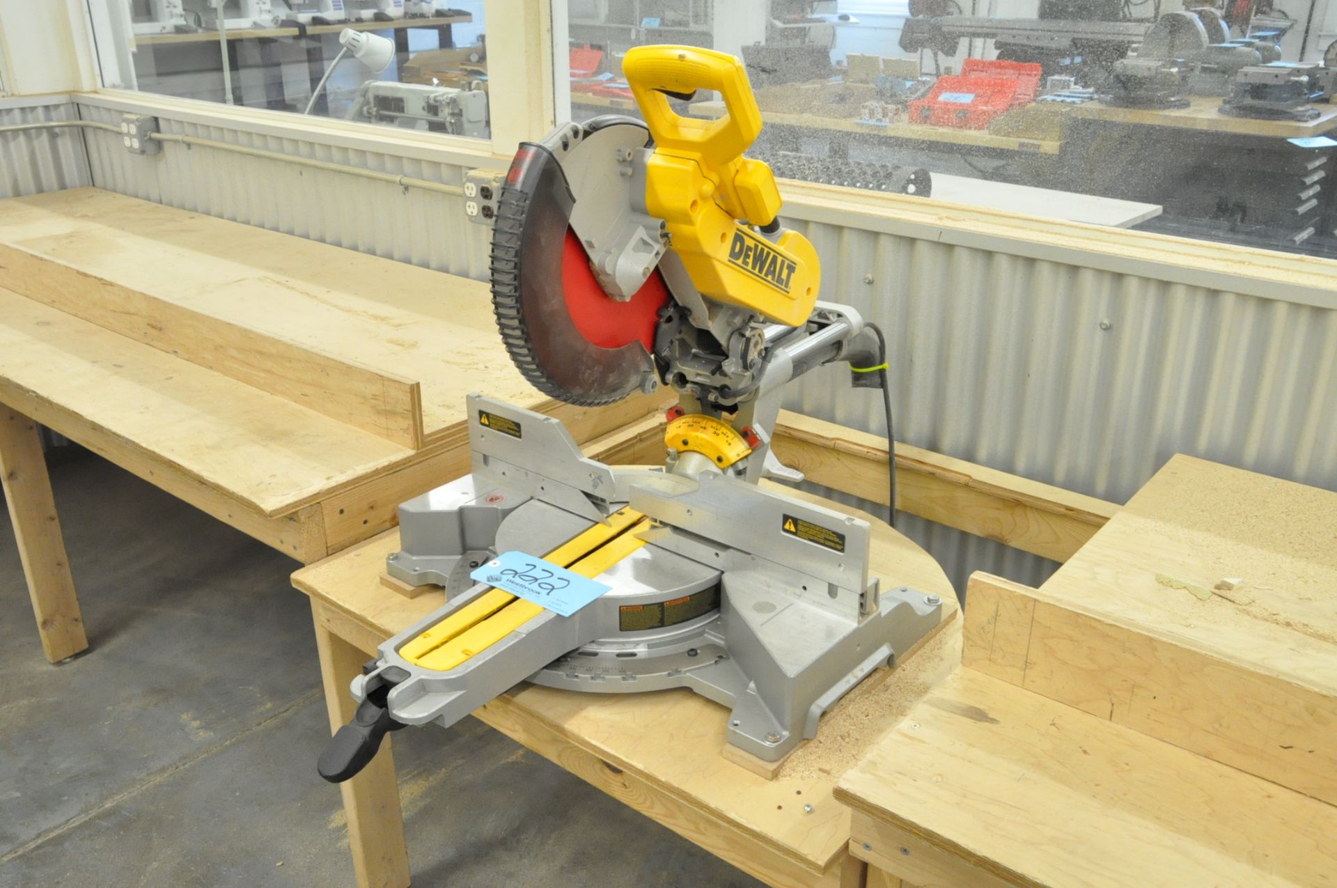 DeWalt DWS780, 12" Compound Miter Saw Complete with Wooden Stand and Wooden Tables