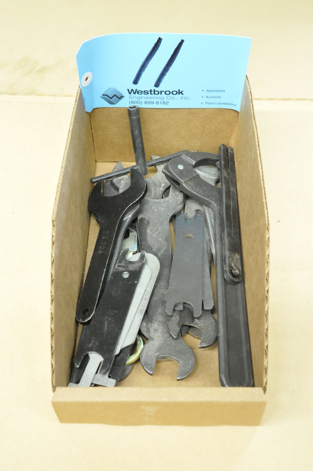 Lot-Machine Wrenches in (1) Box