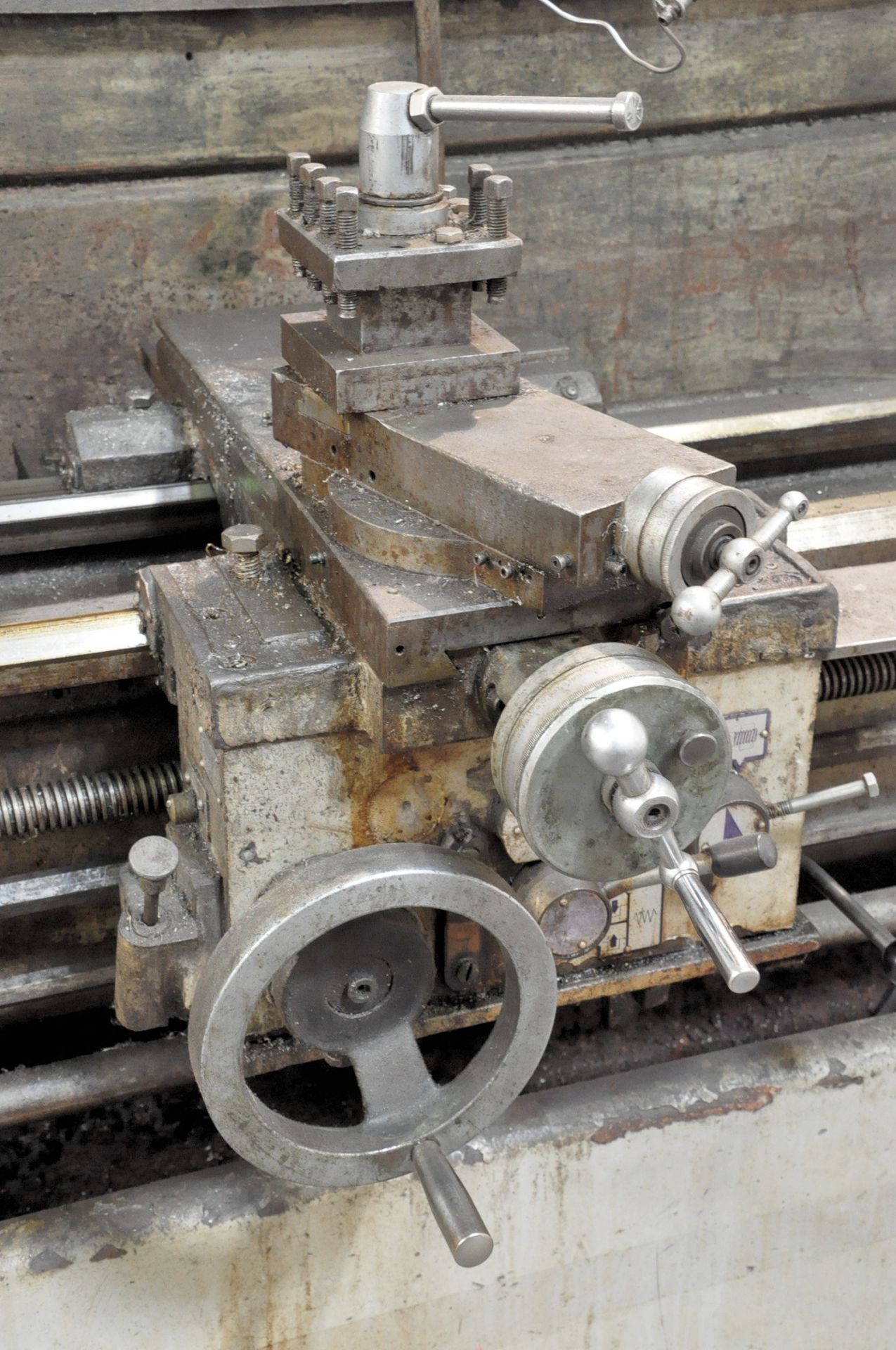 LS Model 1660G, 16" x 60" Geared Head Engine Lathe, (1994), 8" 3-Jaw Chuck, Tool Post, Tail Stock - Image 5 of 6