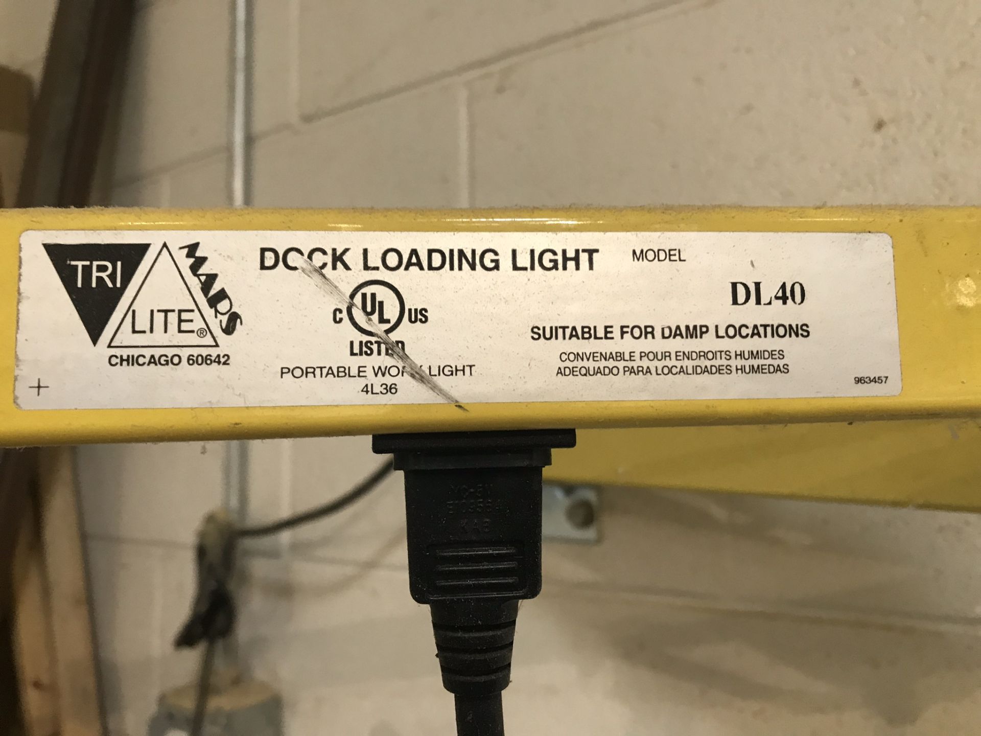 Mars Tri Lite Dock Loading Light Model Dl-40 - Image 3 of 3