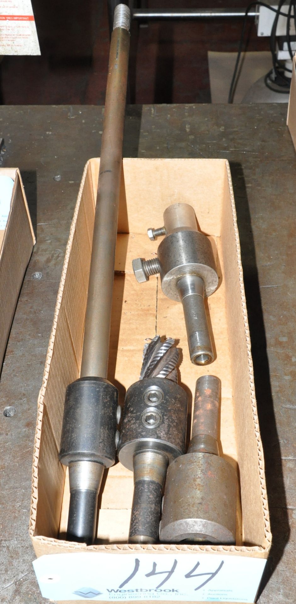 Lot-(4) R8 Tool Holders in (1) Box