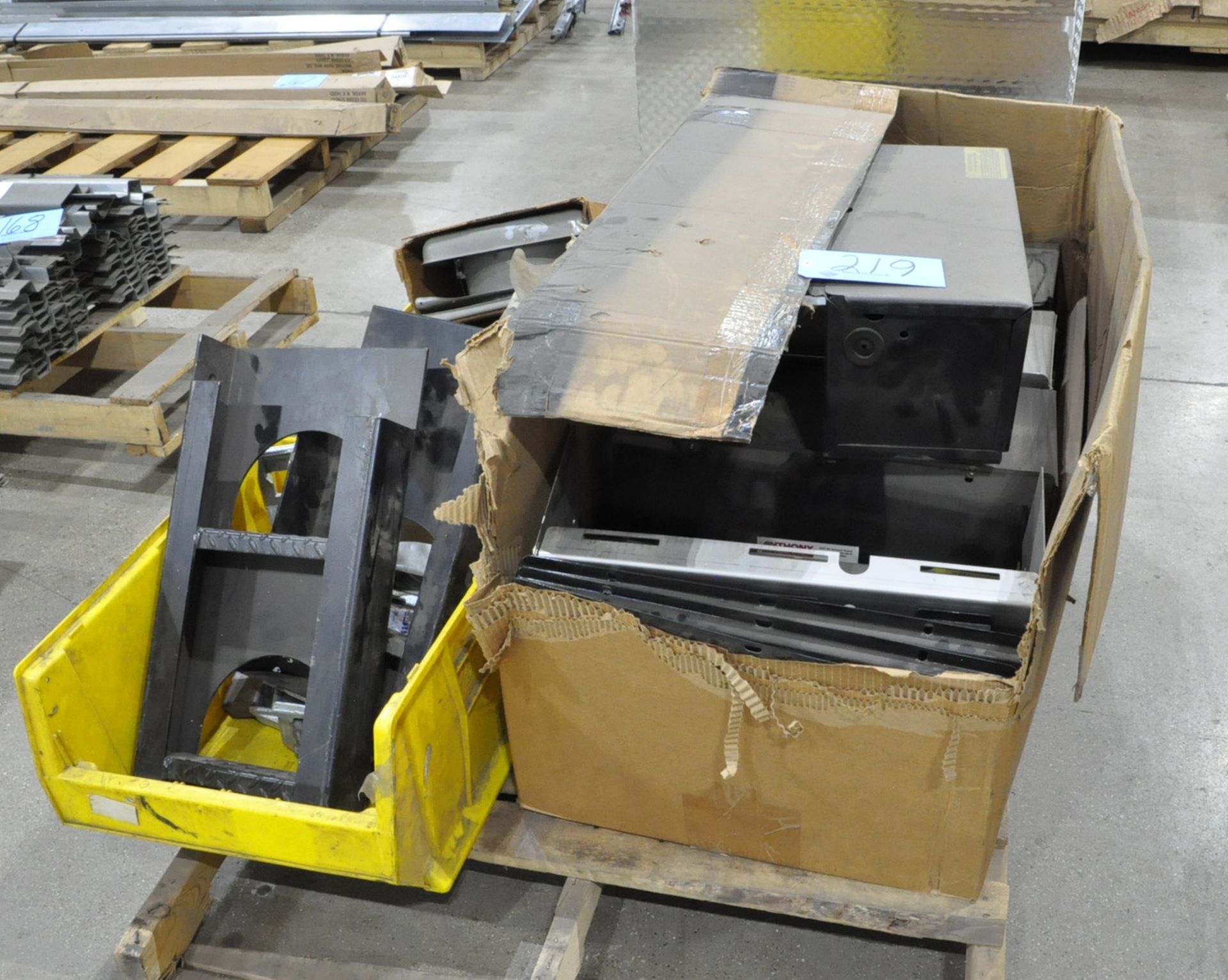 Lot-Lift Gate Assembly Parts on (1) Pallet