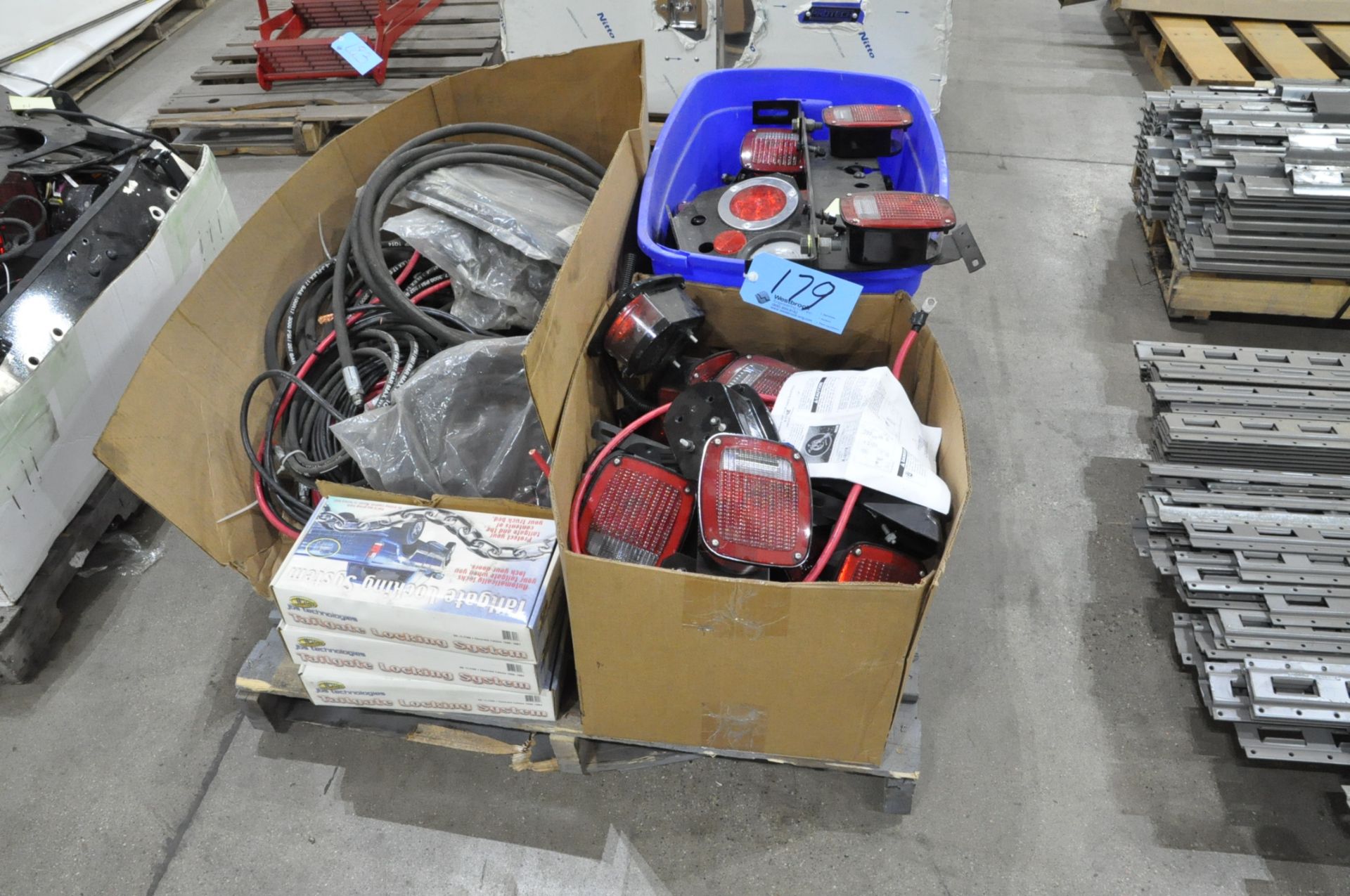 Lot-Vehicle or Trailer Lighting and Wiring on (1) Pallet