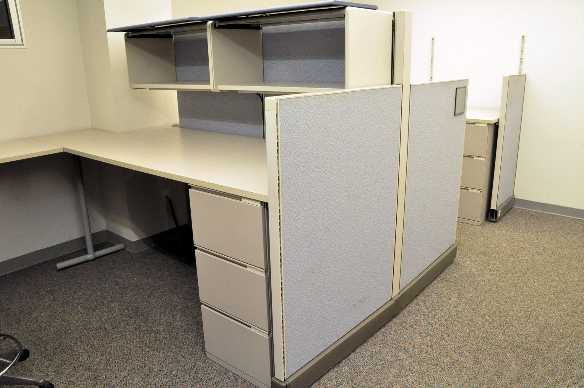 Lot-Cubicle Partition Work Systems in (1) Group in (1) Office, (No - Image 2 of 6