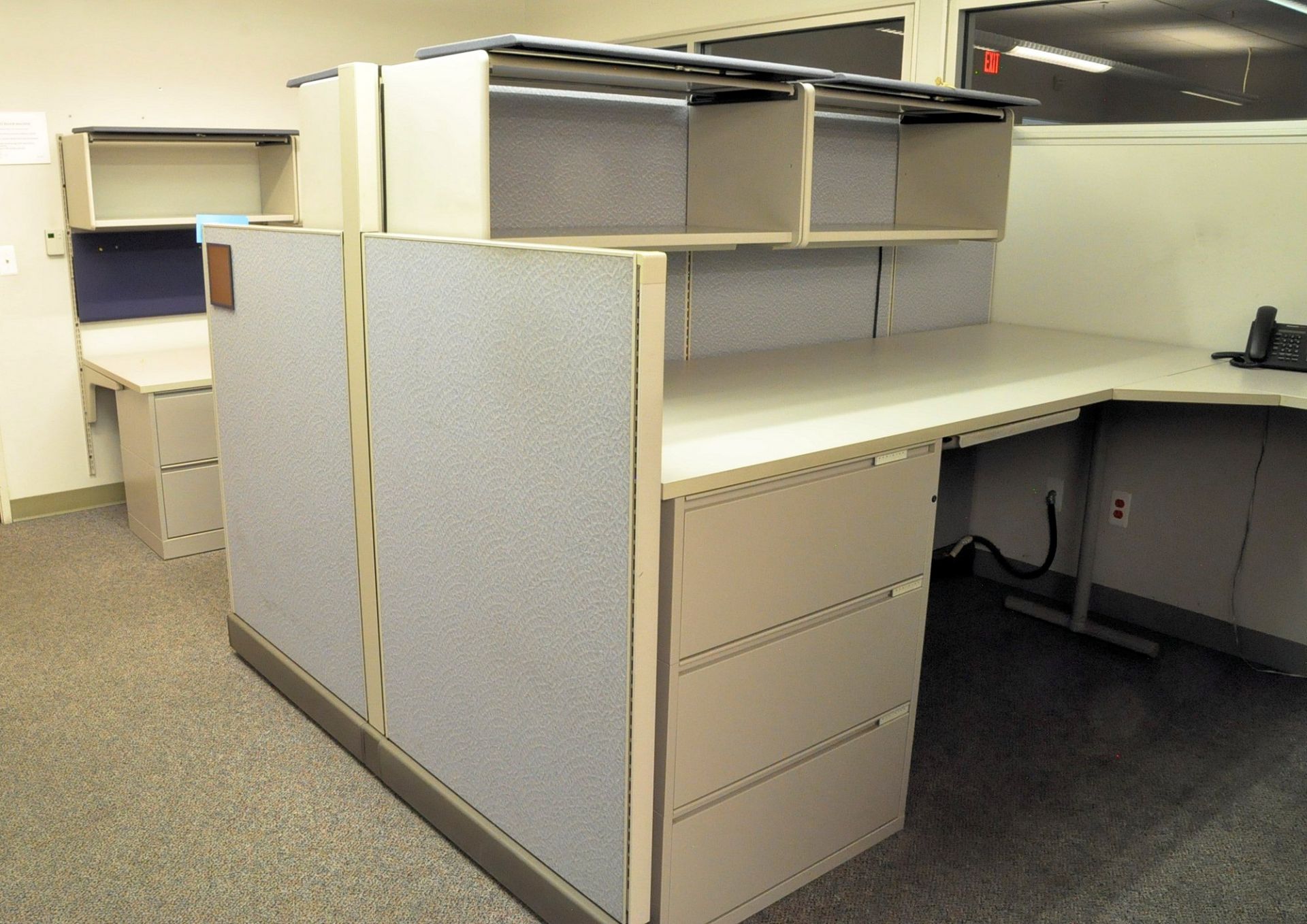 Lot-Cubicle Partition Work Systems in (1) Group in (1) Office, (No - Image 5 of 6