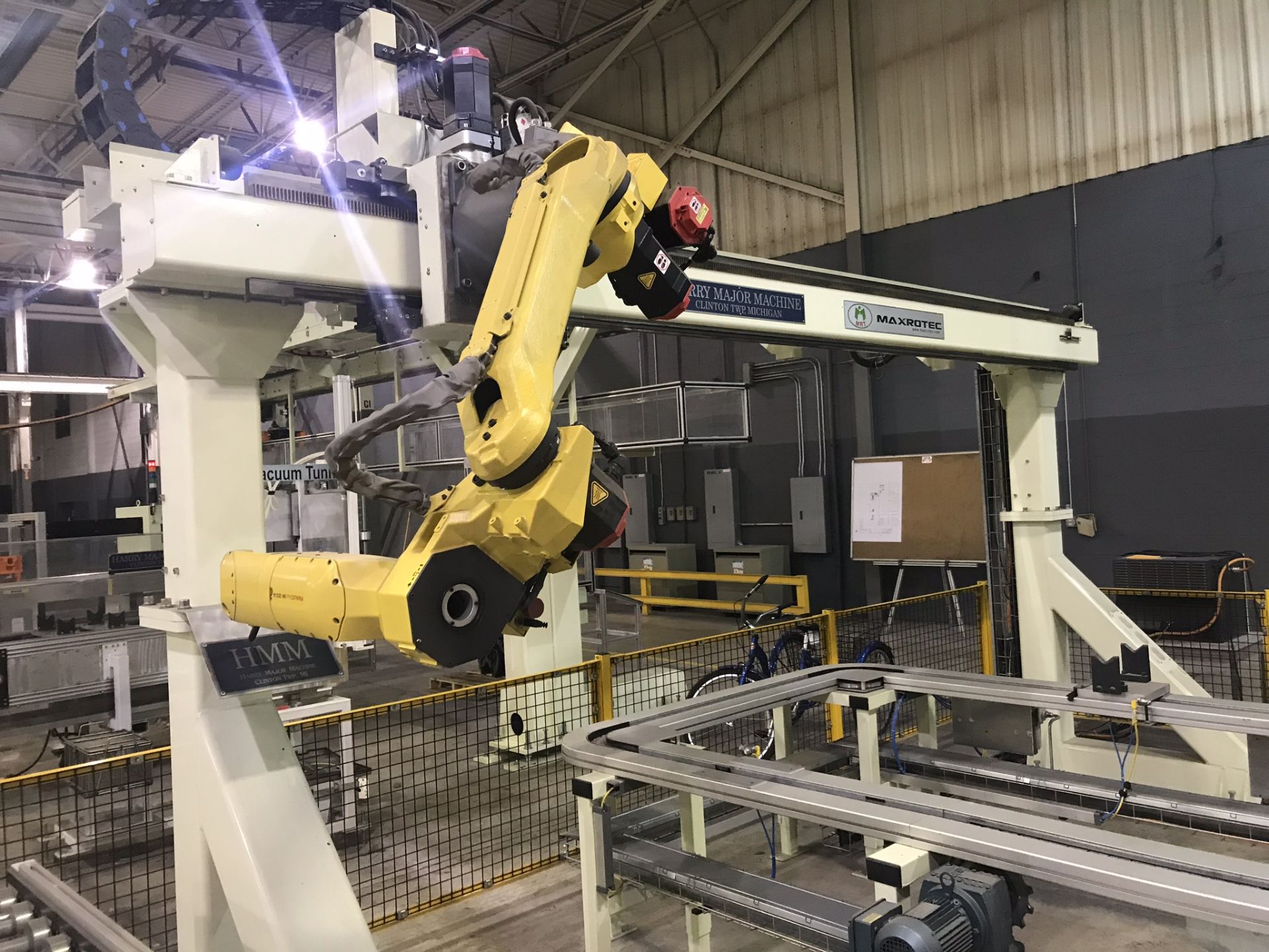 Fanuc M-20iA Flying Gantry Robot, S/n F149191, 5-Meter Stroke, Fanuc System R-30iB Controller - Image 3 of 11