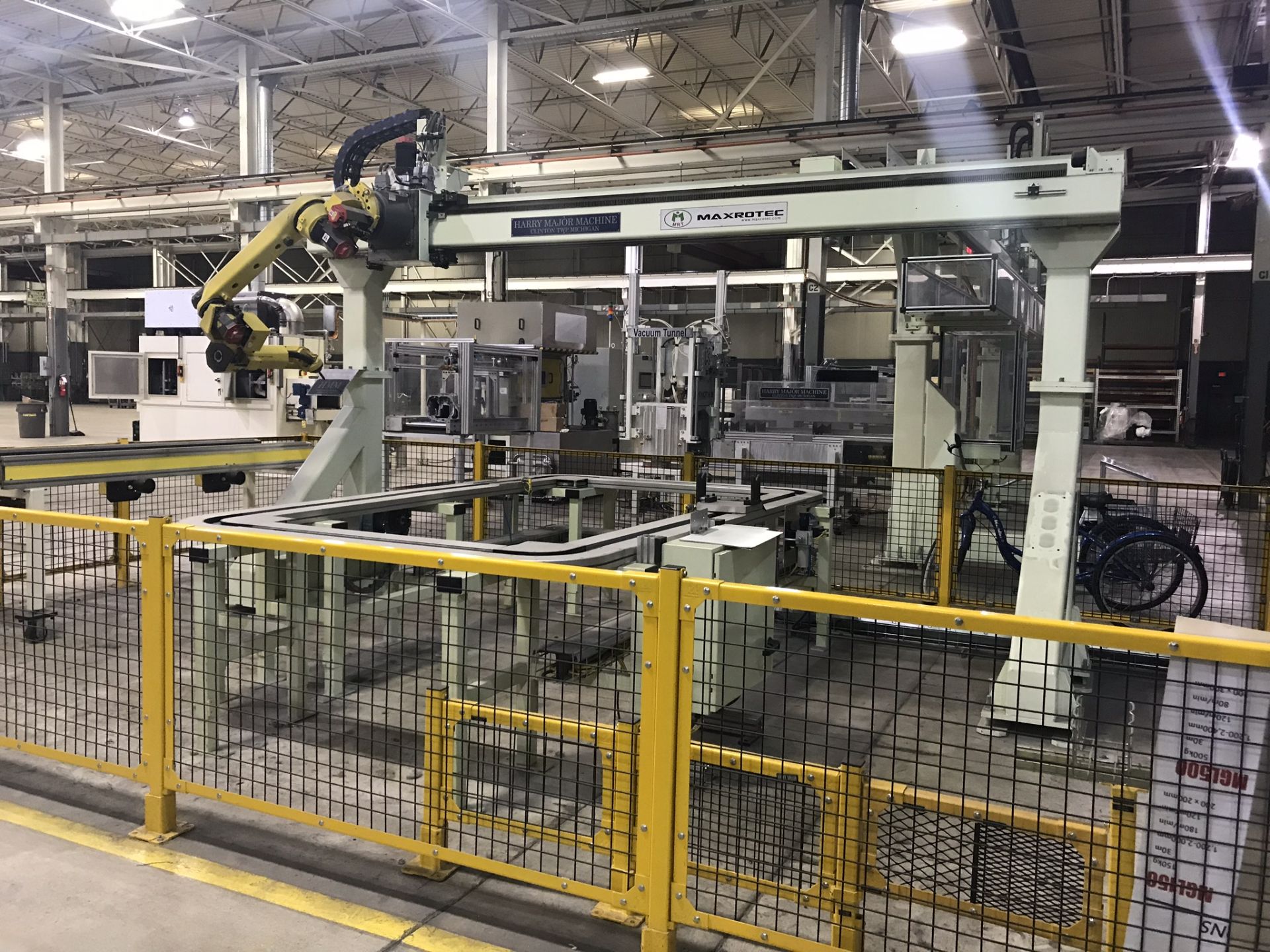 Fanuc M-20iA Flying Gantry Robot, S/n F149191, 5-Meter Stroke, Fanuc System R-30iB Controller - Image 2 of 11