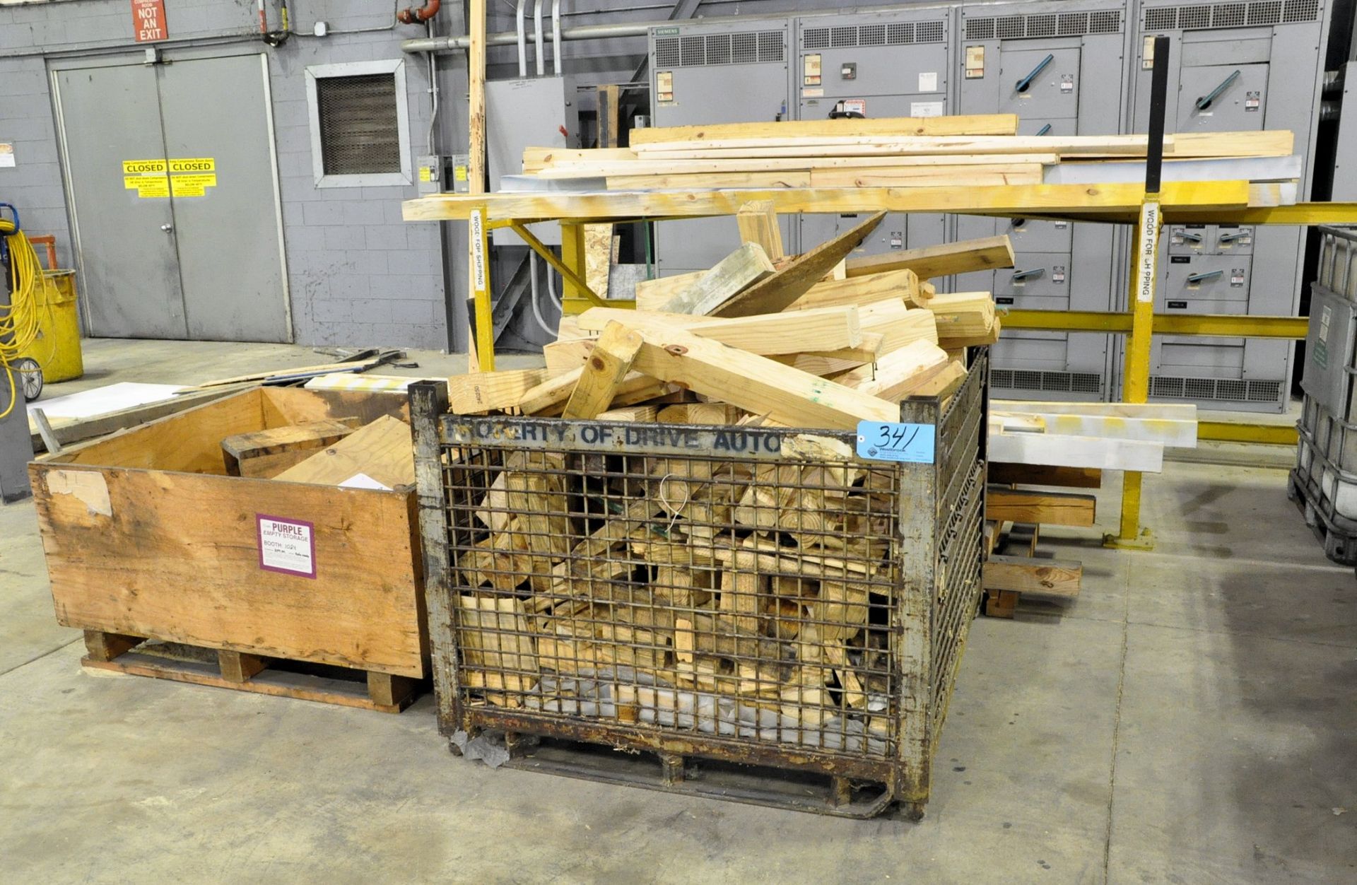 Lot-Wood with Steel Basket and Rack