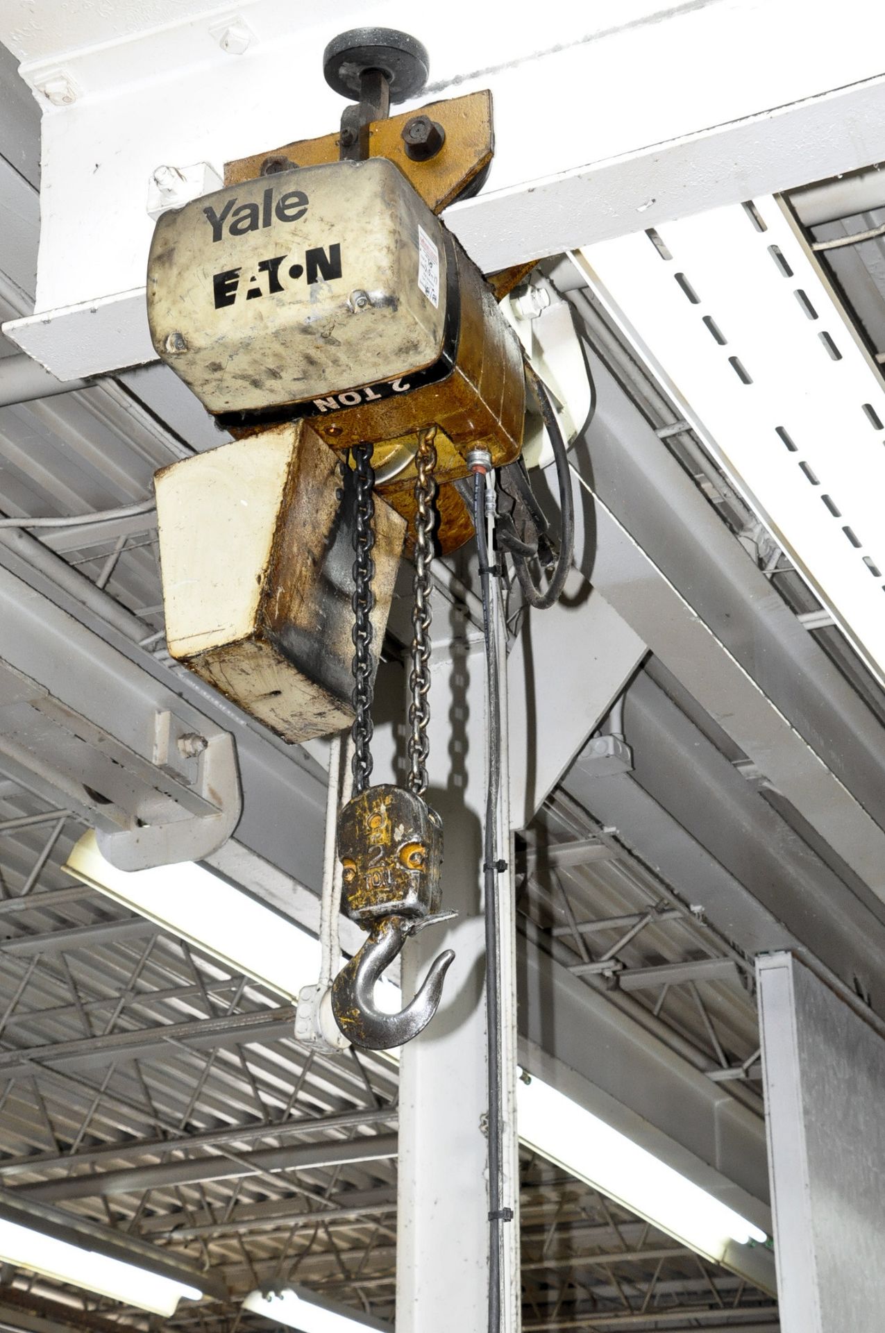 Eaton 2-Ton Capacity Pendant Controlled Electric Hoist with Trolley, (Beam Not Included) - Image 2 of 2