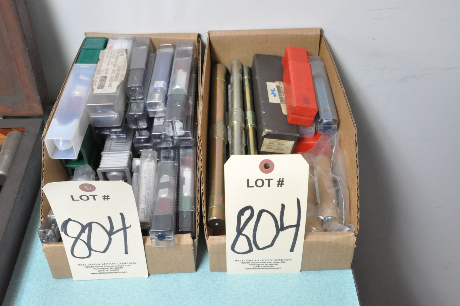 Lot-Plug Gages in (2) Boxes