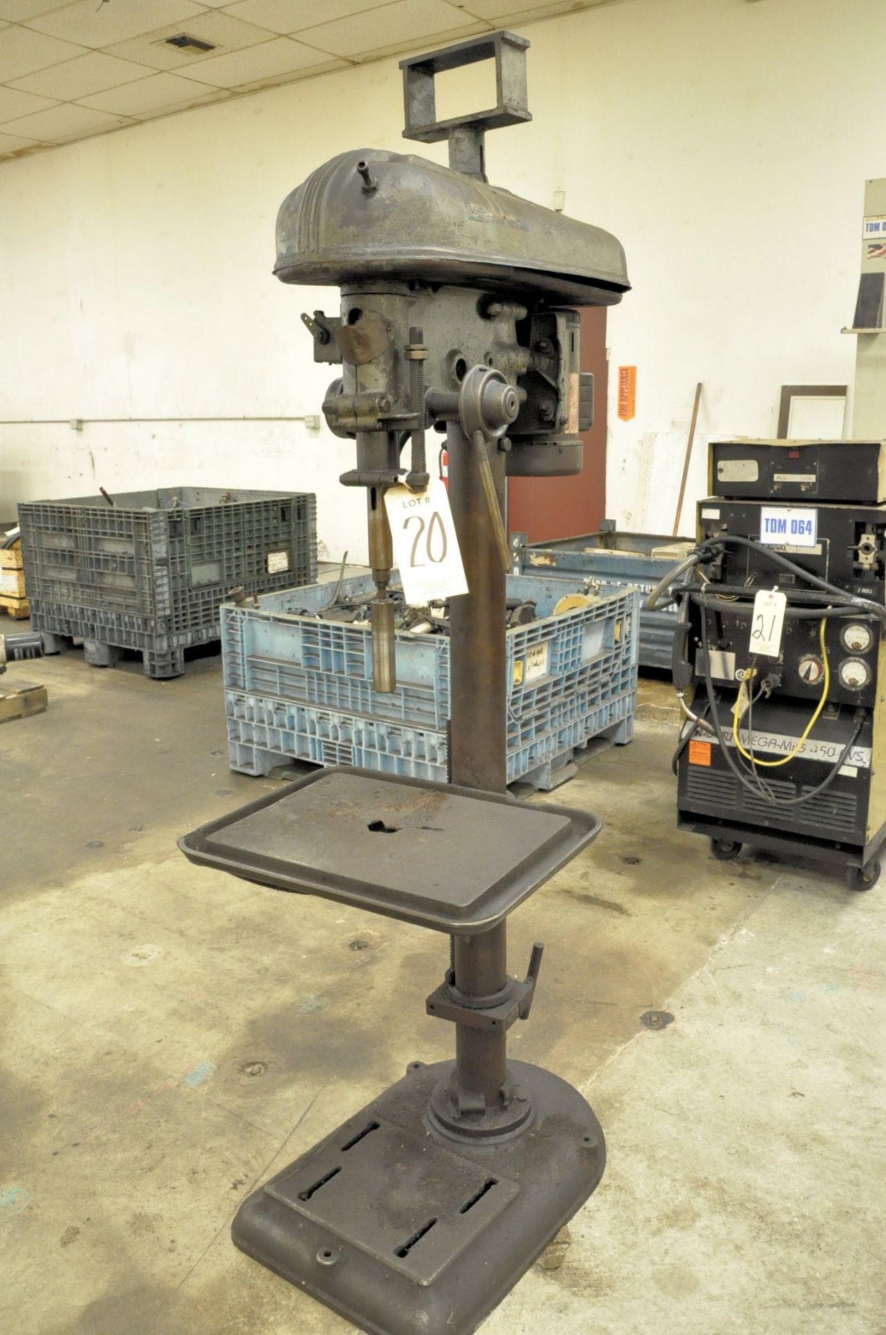 No Name 17" Floor Standing Drill Press, 12 1/2" x 17" Work Surface