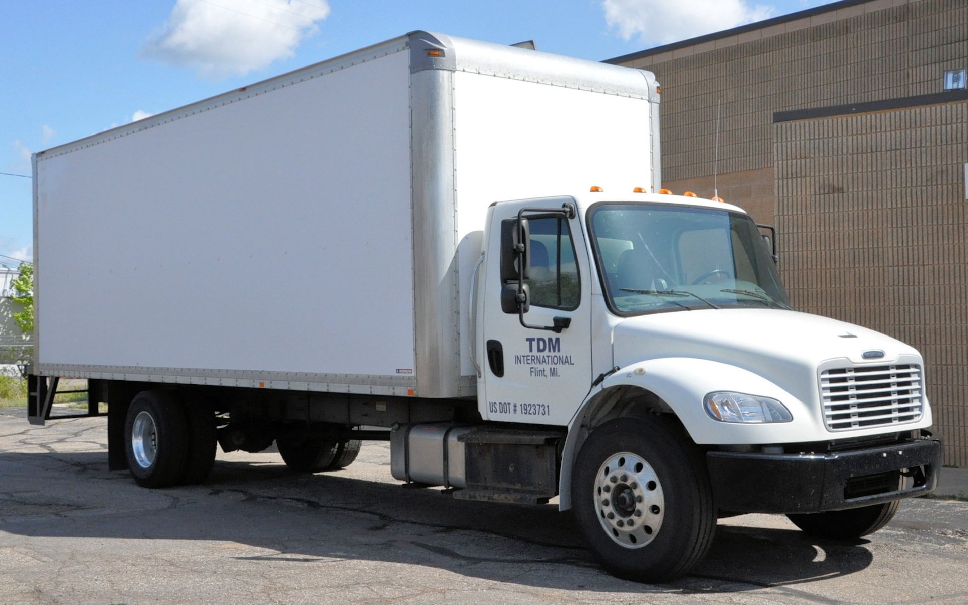 2015 Freightliner Model M2, Single Axle Box Truck, - Image 2 of 3