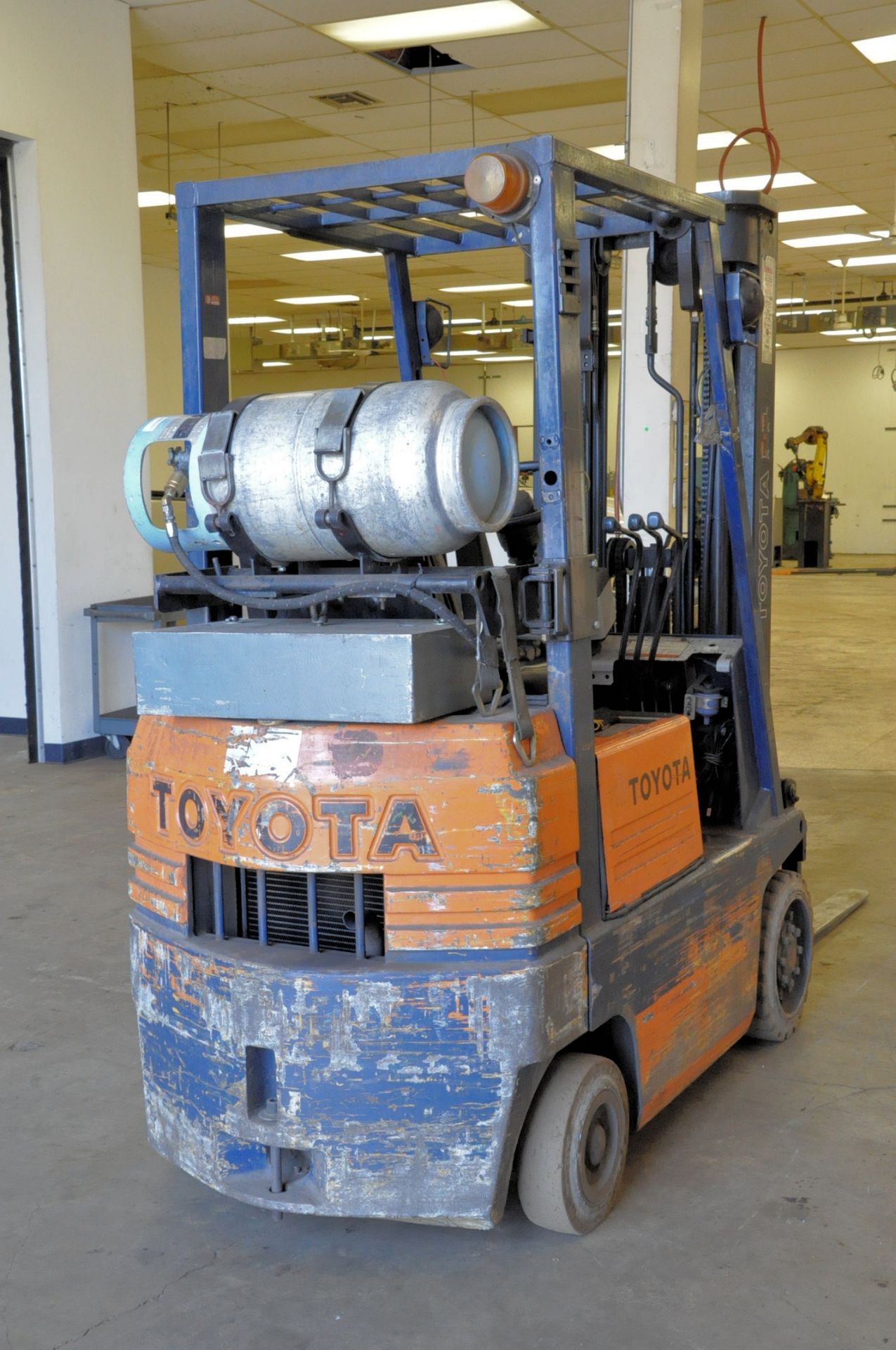 Toyota Model 5FGC15, 2500-Lbs. x 189" Lift Capacity LP Gas Fork - Image 3 of 3