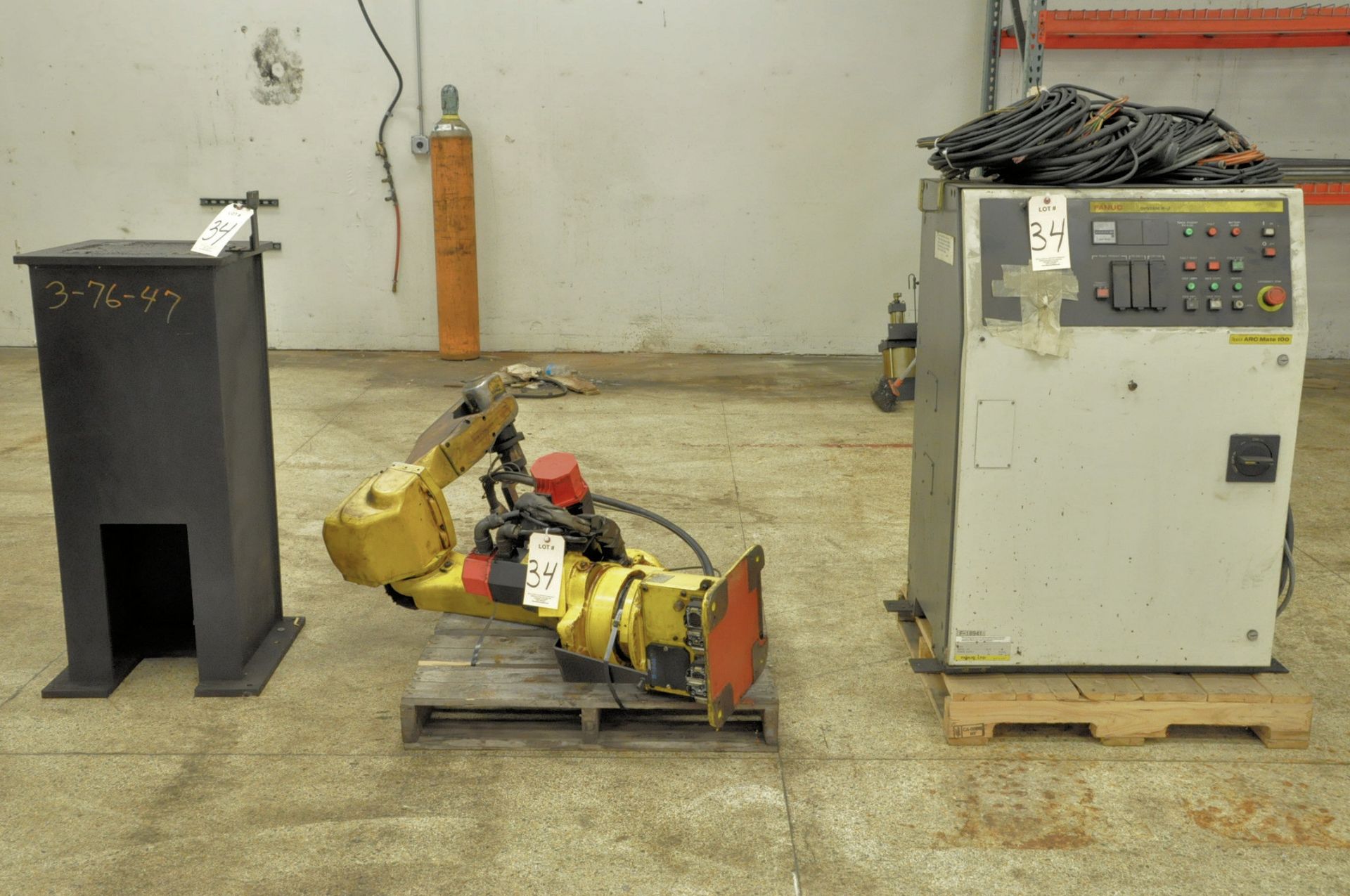 Fanuc Model Arc Mate 100, Type A05B-1207-B201, Welding Robot,