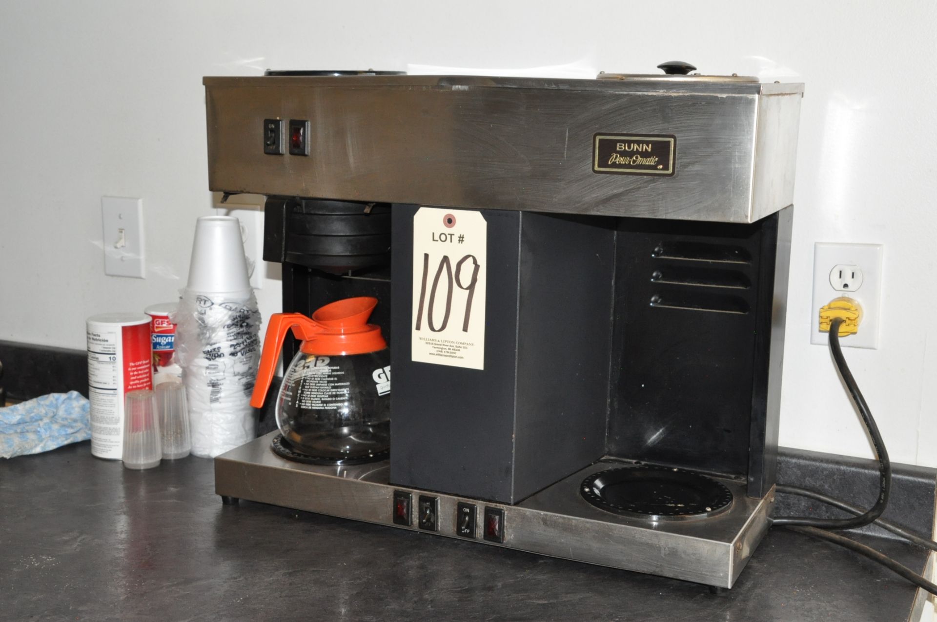 Bunn 3-Burner Cofee Maker with (1) Pot