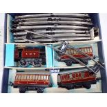 Model Railways - Hornby O gauge tinplate, clockwork set # 101,