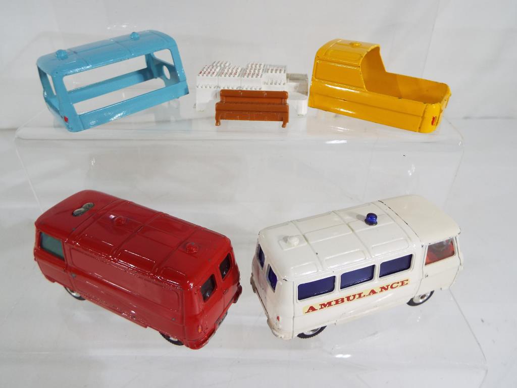 Corgi Constructor Set GS/24 Commer 3/4 ton chassis) with interchangeable bodies, gift set no 24, - Image 2 of 3