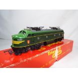 Model Railways - Tri-ang OO gauge electric locomotive 257 double ended electric loco with twin