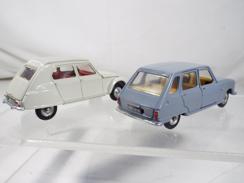 Dinky - two diecast in original boxes comprising #1413 Citroen Dyame and #1453 Renault 6, - Image 4 of 4