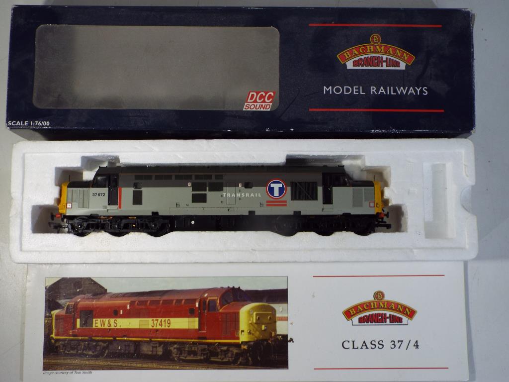 Model Railways - Bachmann OO gauge #32-375DC Class 37 Diesel Transrail Livery,