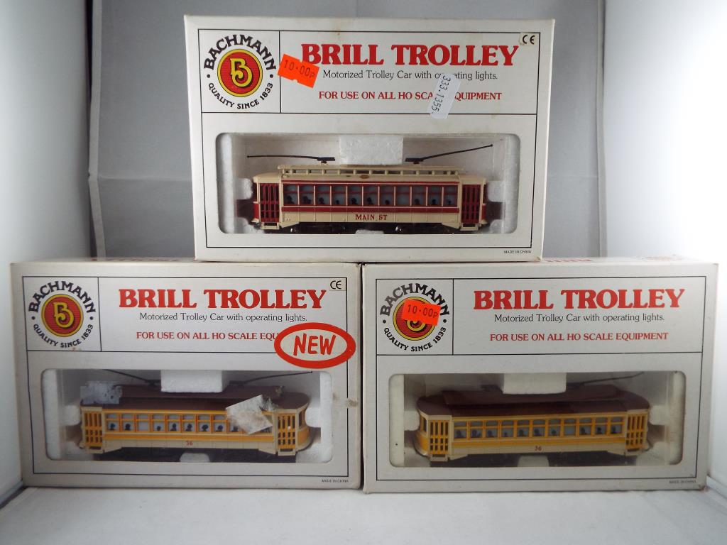 Model Railways - three Bachmann Brill Trolleys in HO scale in original boxes comprising 61048 x 2