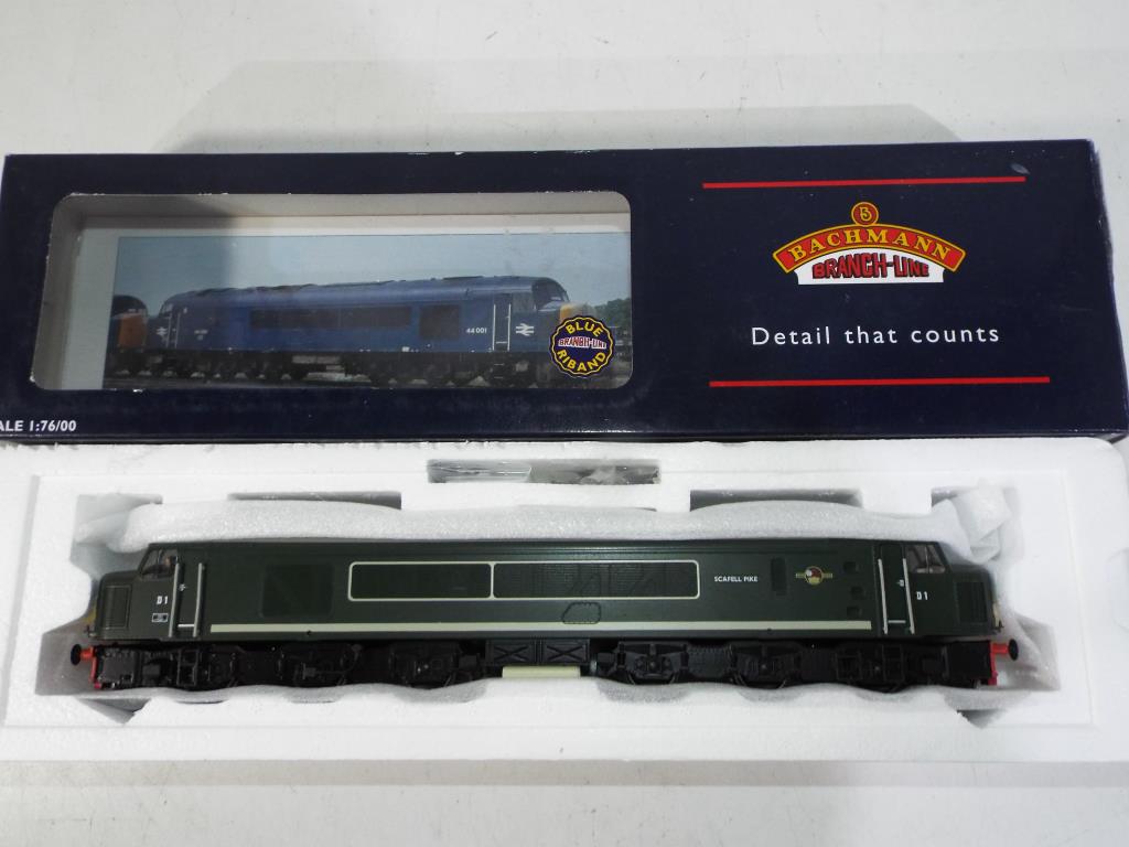 Bachmann - an OO gauge Class 44 Diesel DI locomotive 'Scafell Pike' BR green livery, # 32-650,